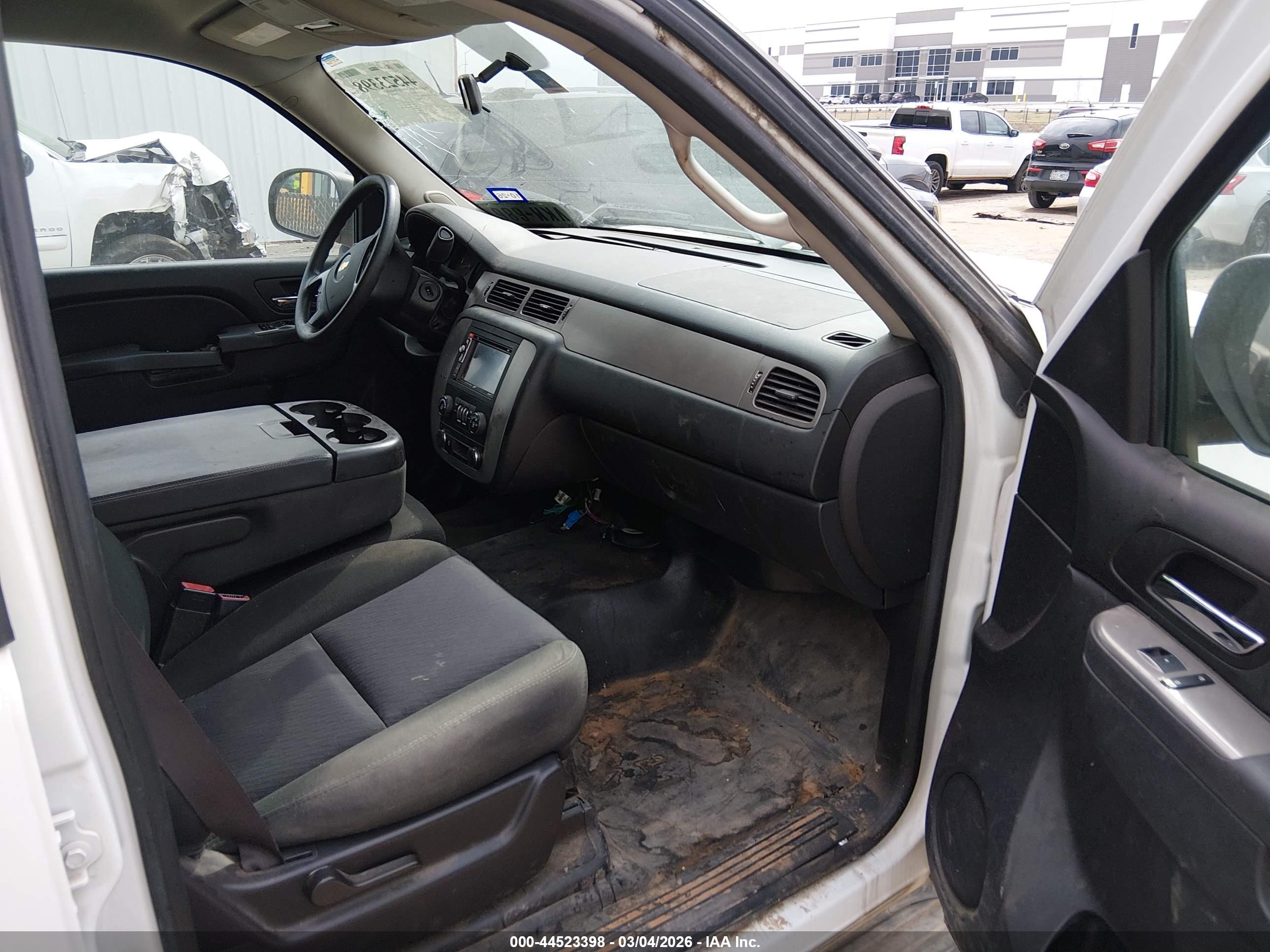 CHEVROLET TAHOE image 5