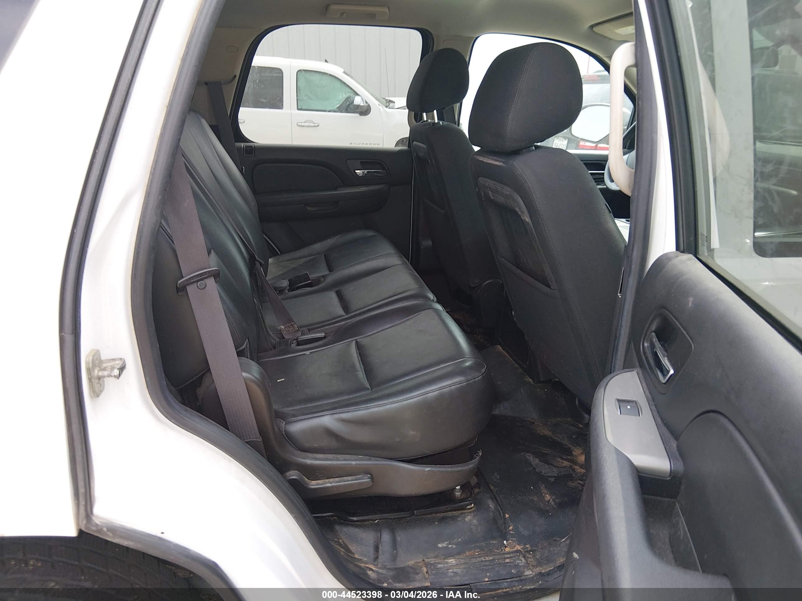 CHEVROLET TAHOE image 8