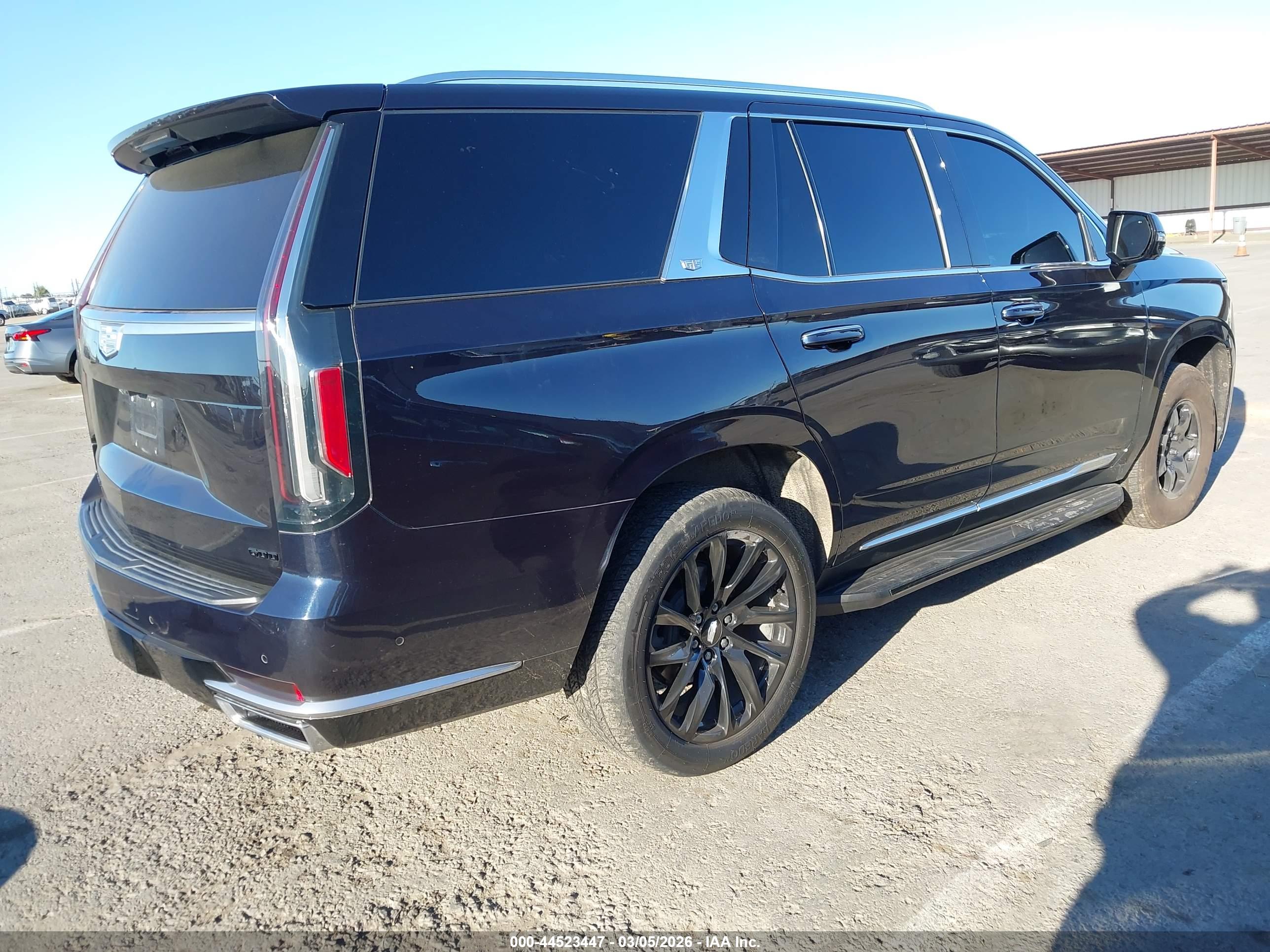 CADILLAC ESCALADE image 4