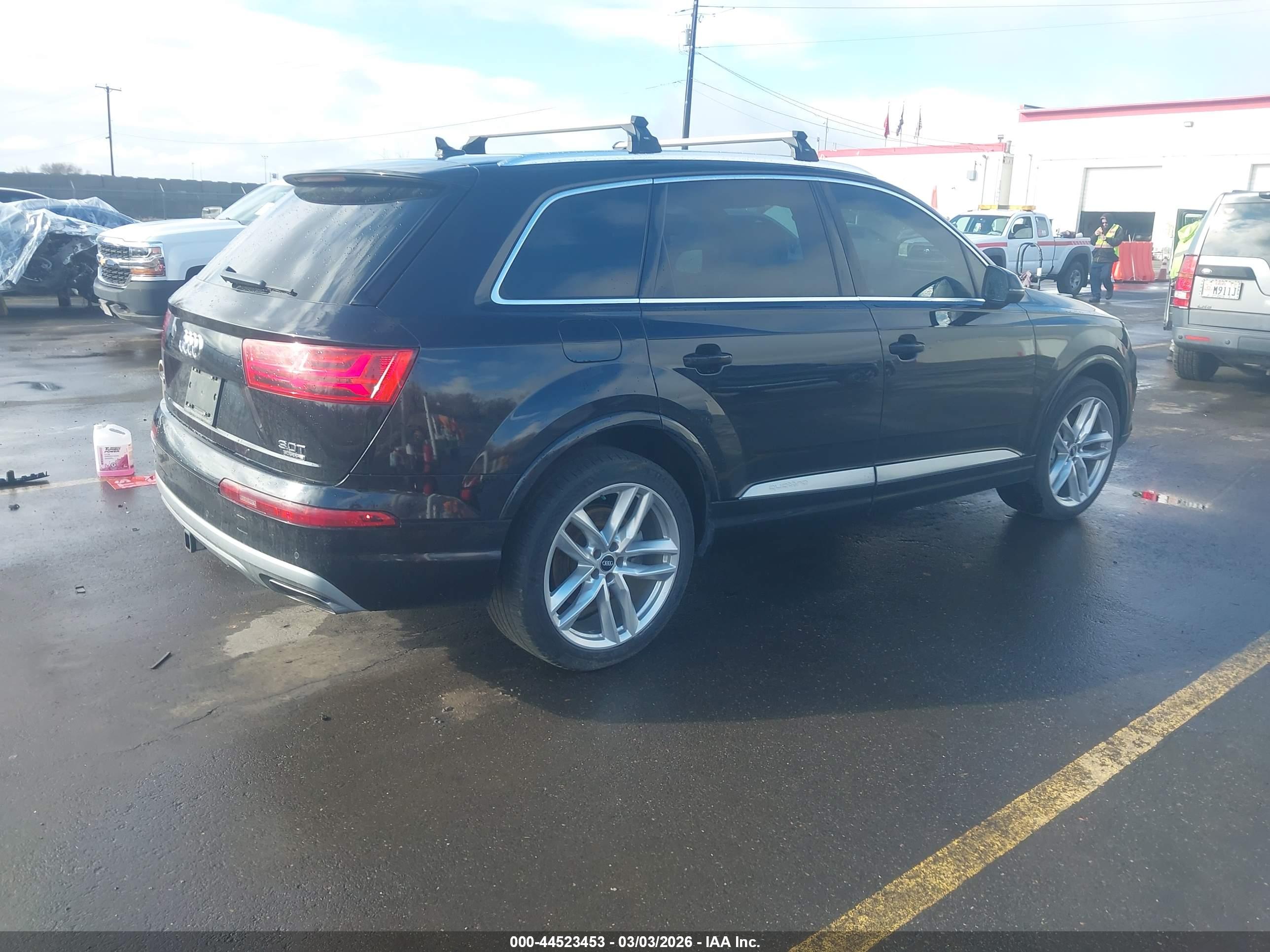 AUDI Q7 image 4
