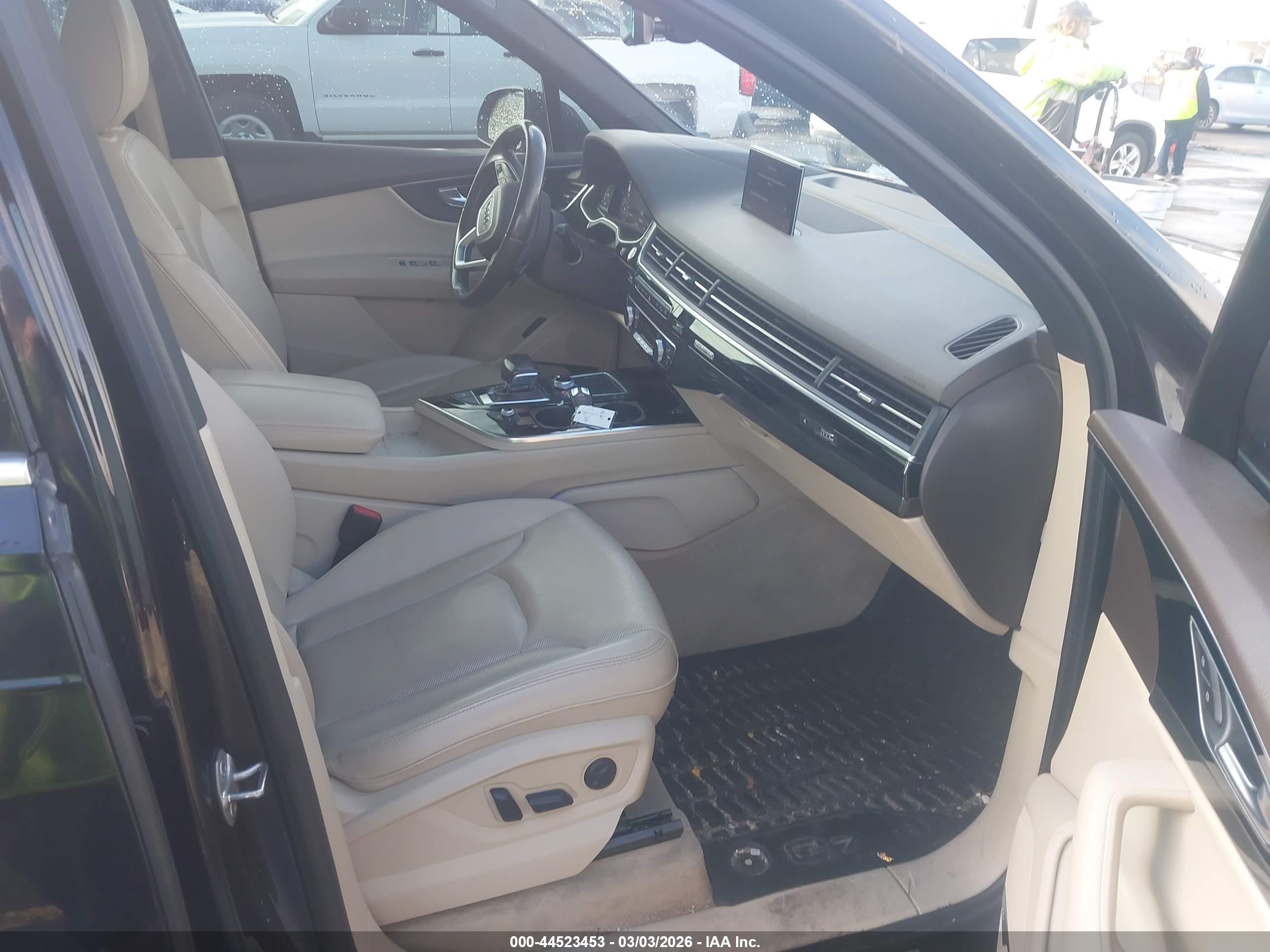 AUDI Q7 image 5