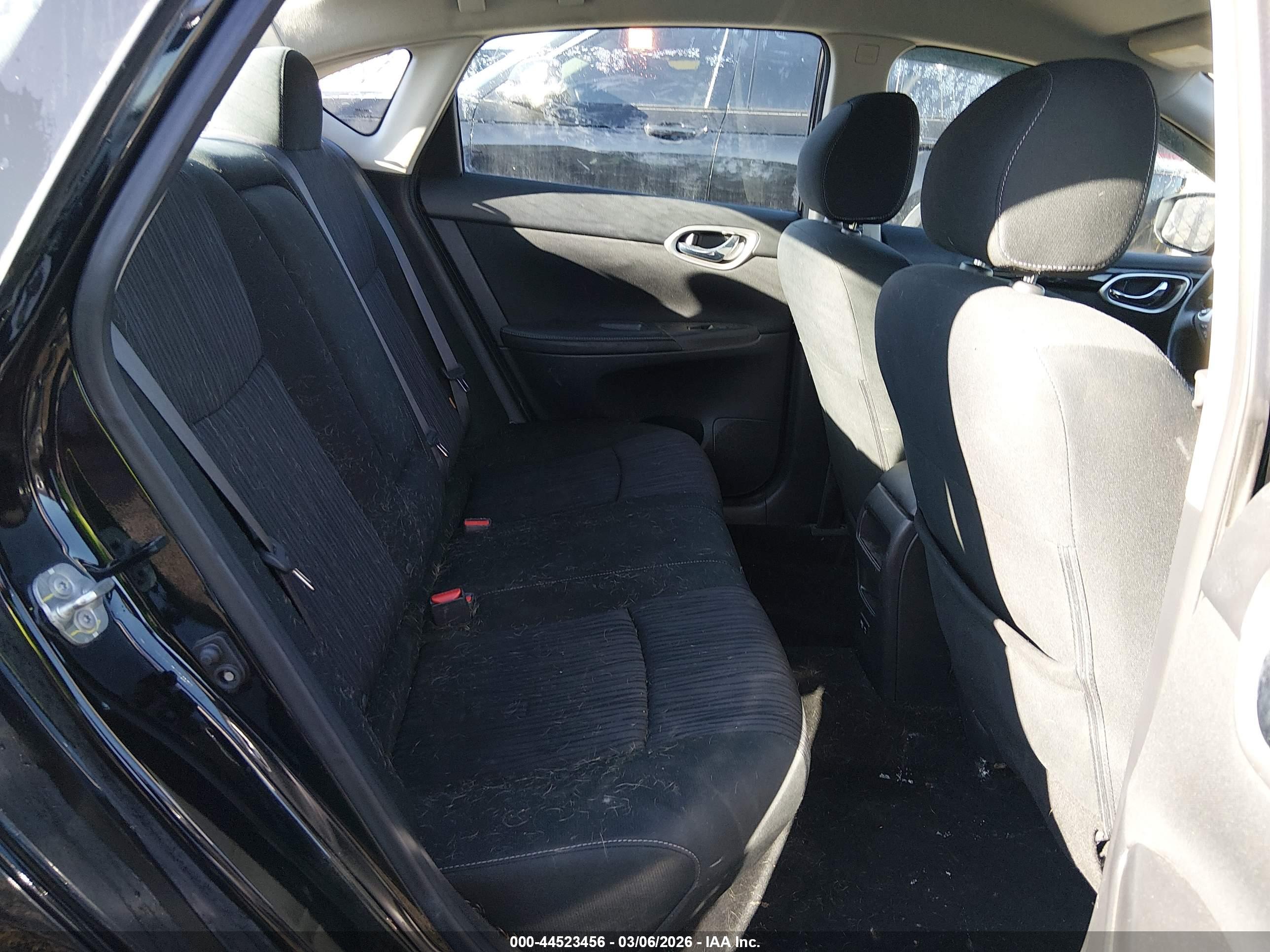 NISSAN SENTRA image 8