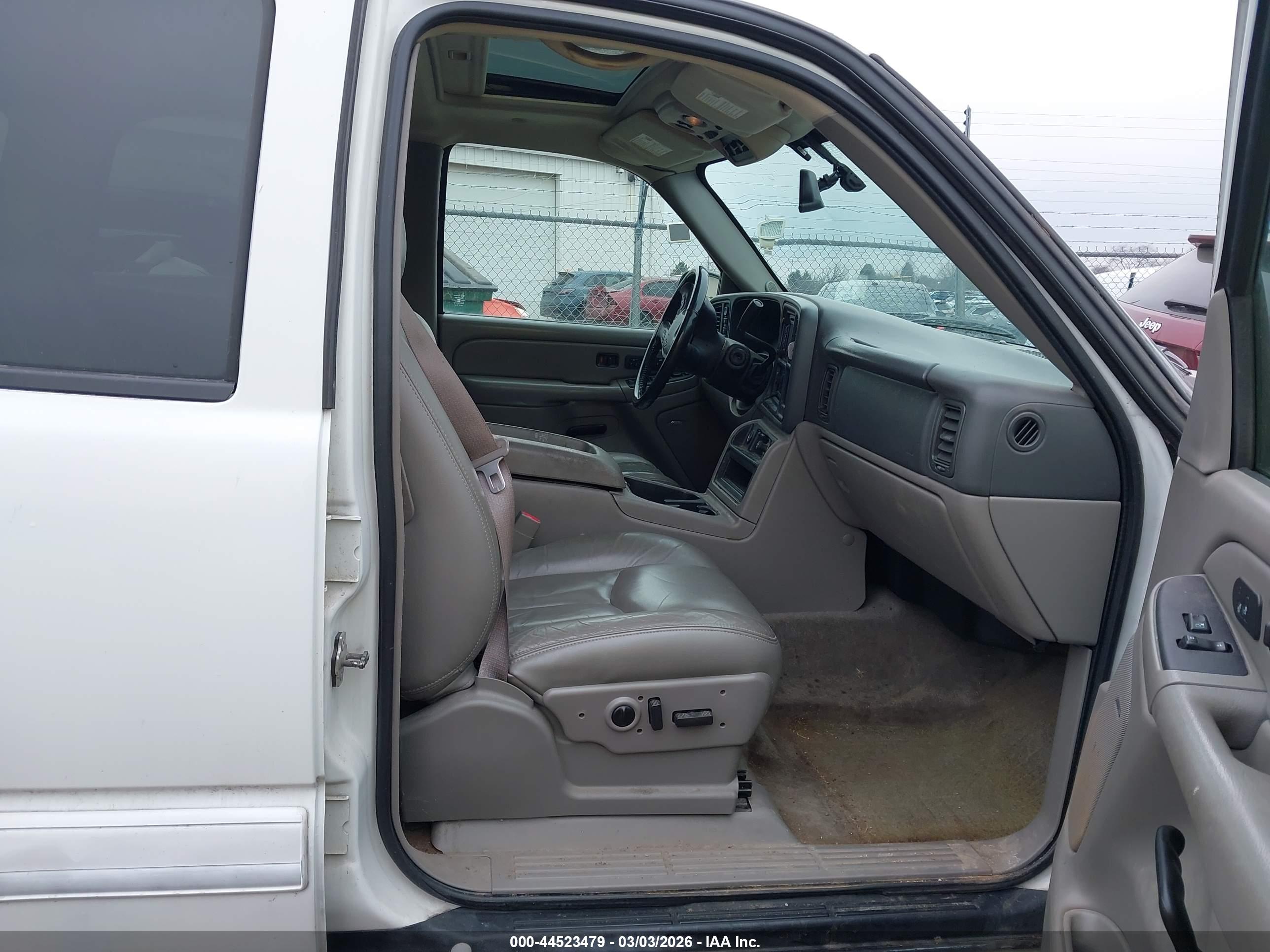 CHEVROLET TAHOE image 5