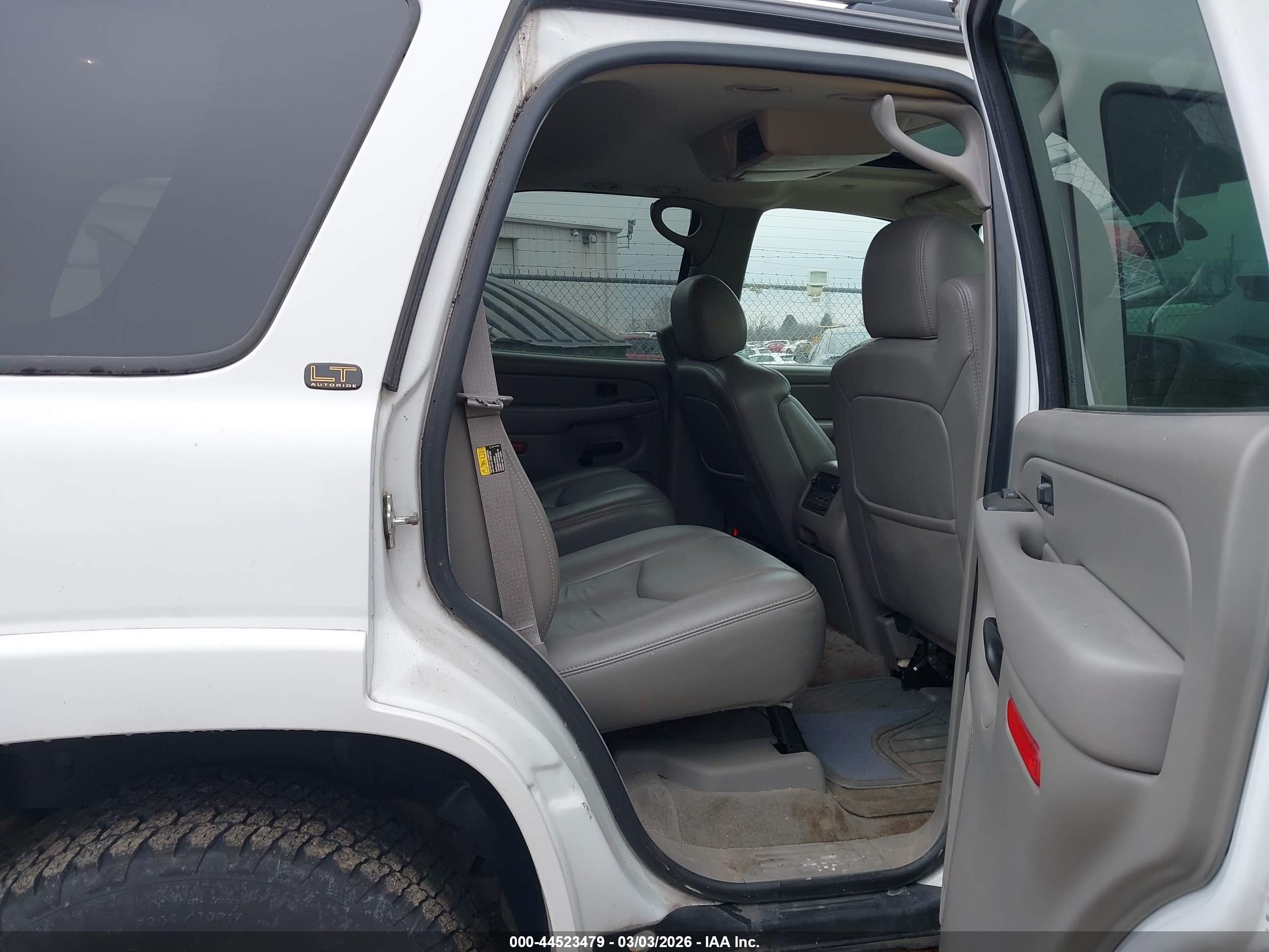 CHEVROLET TAHOE image 8