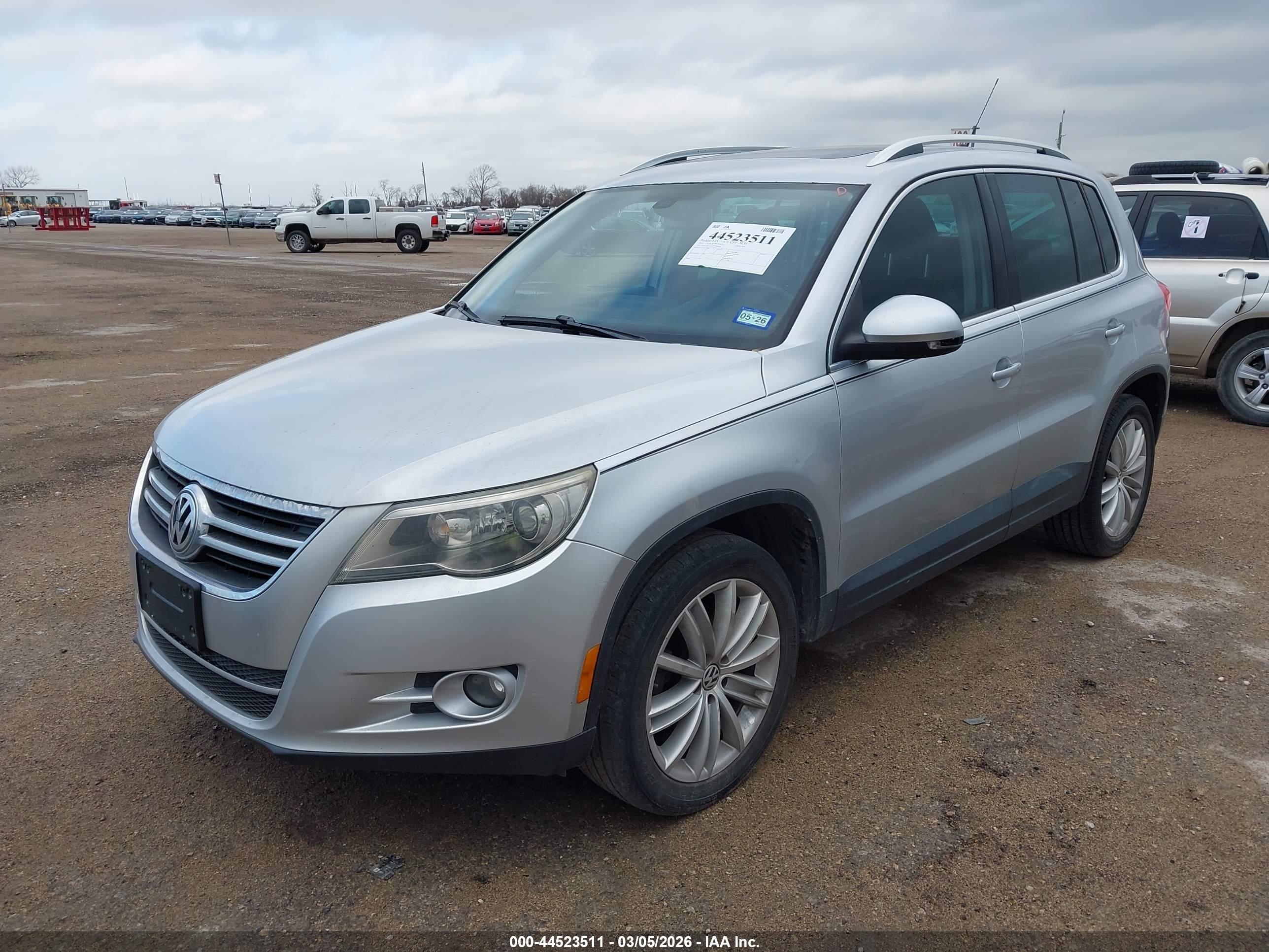 VOLKSWAGEN TIGUAN image 2