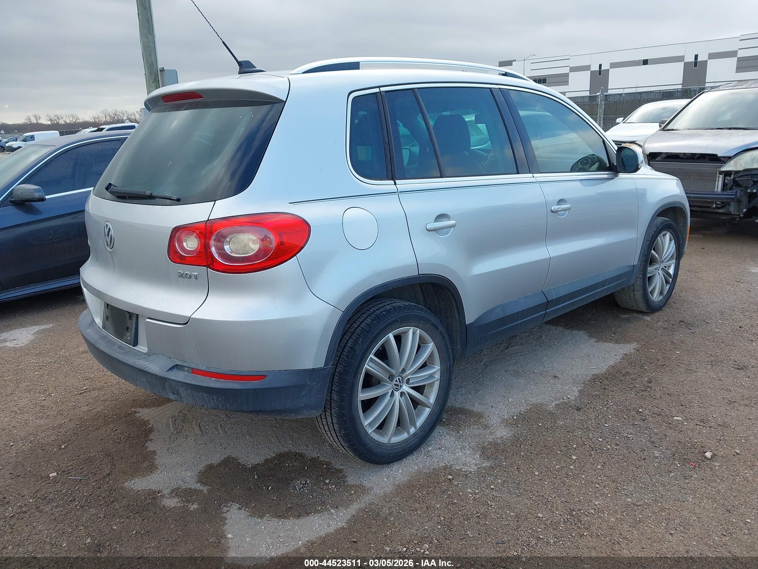 VOLKSWAGEN TIGUAN image 4