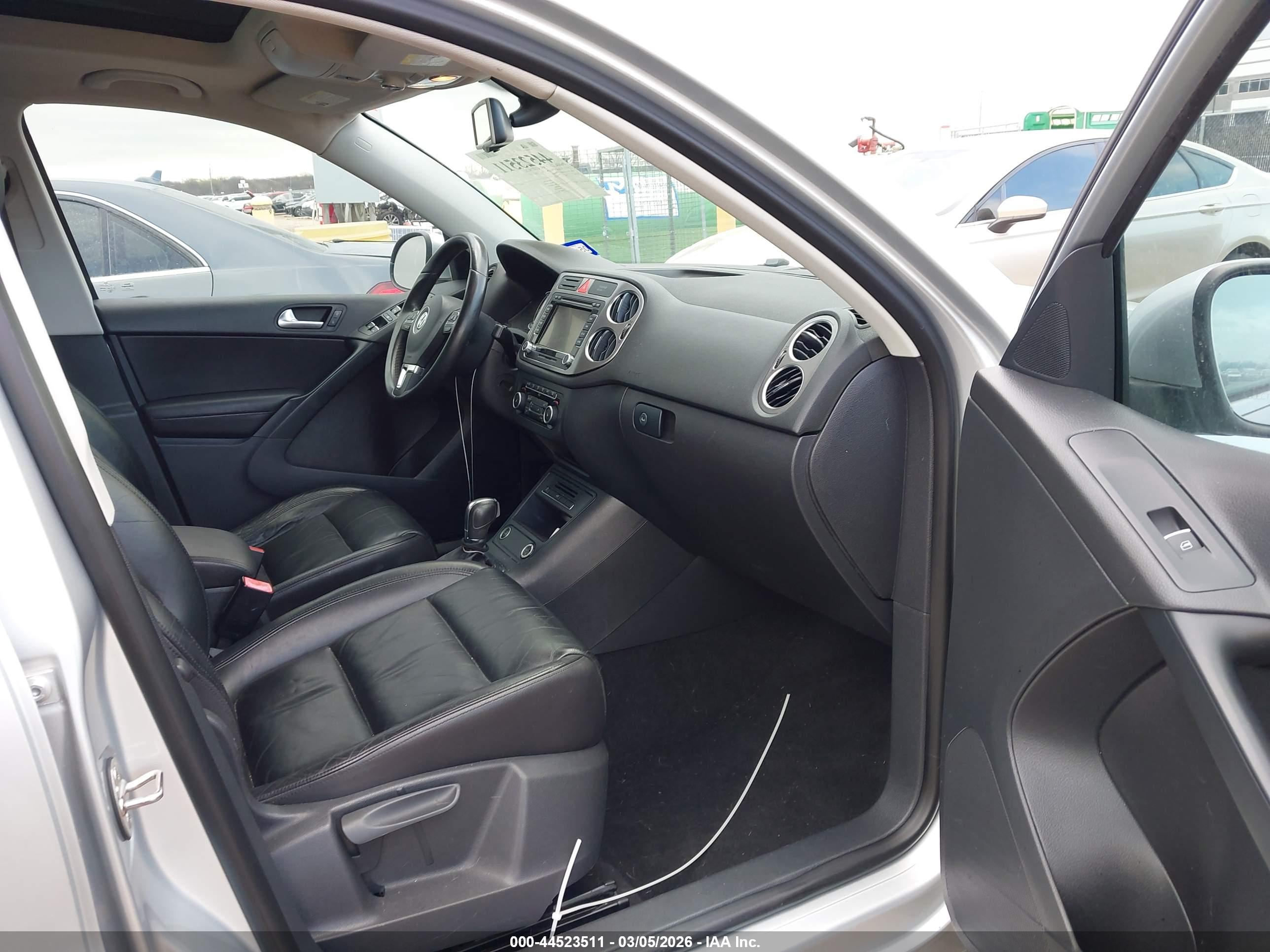 VOLKSWAGEN TIGUAN image 5