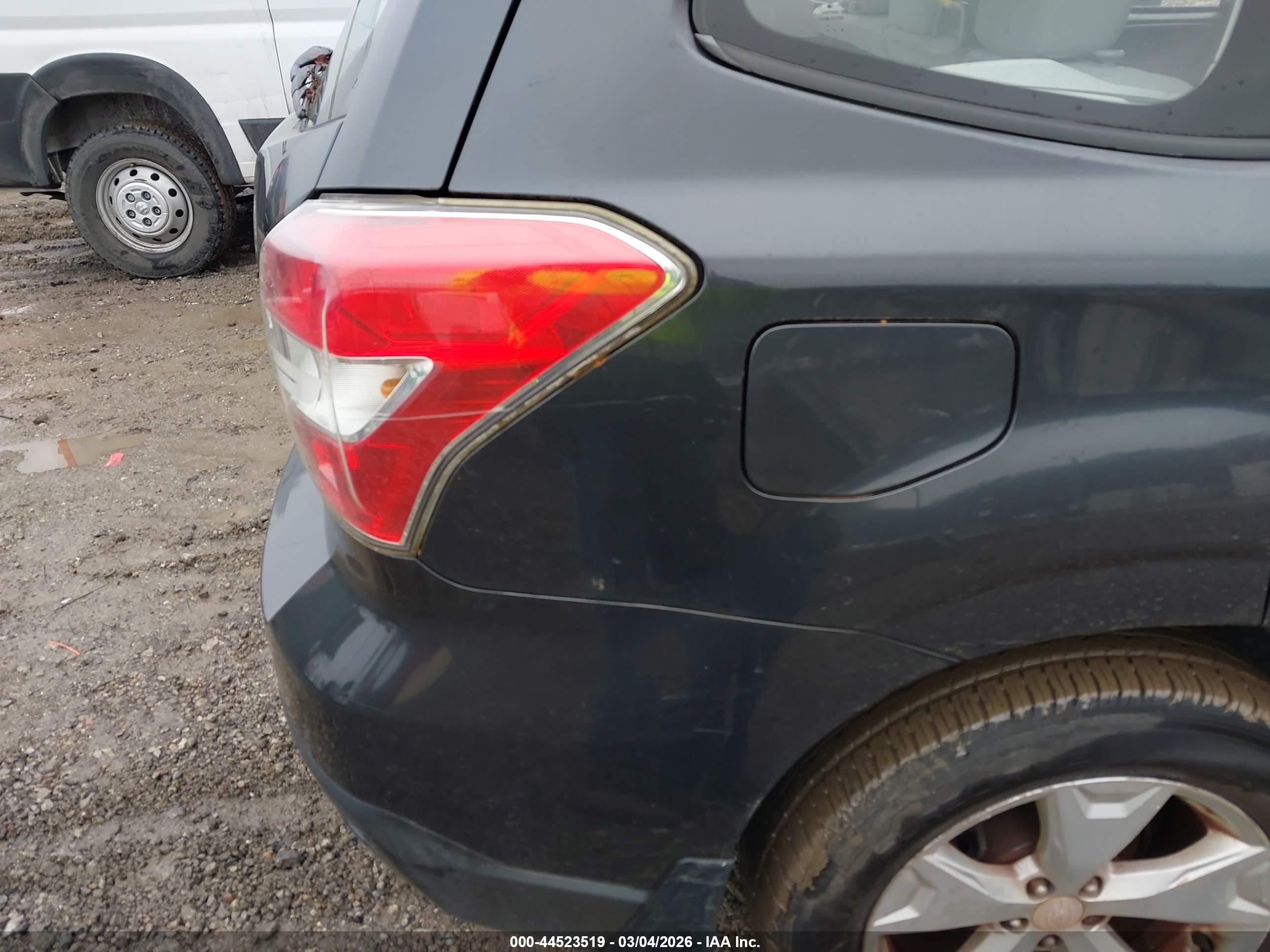 SUBARU FORESTER image 6