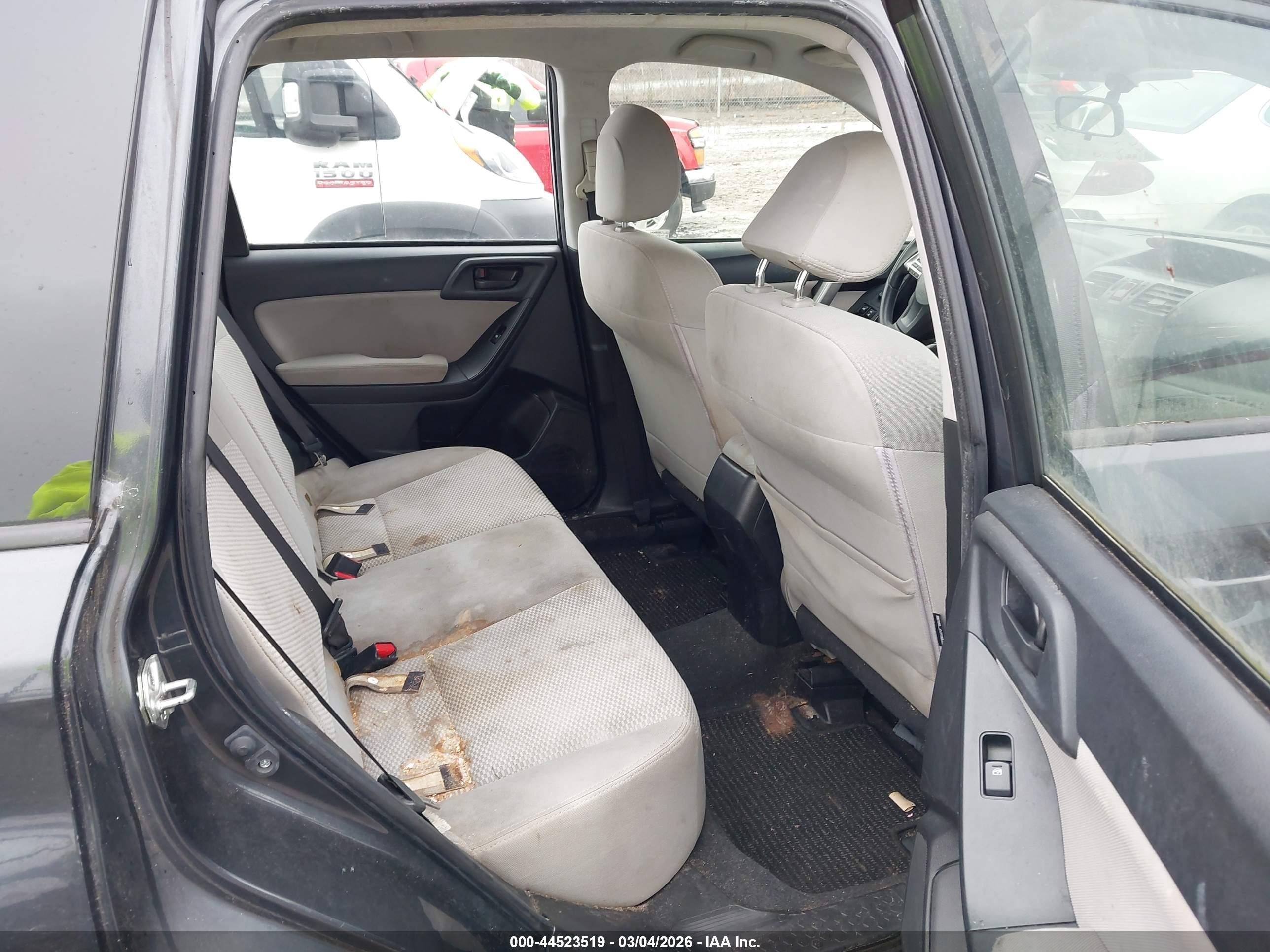 SUBARU FORESTER image 8