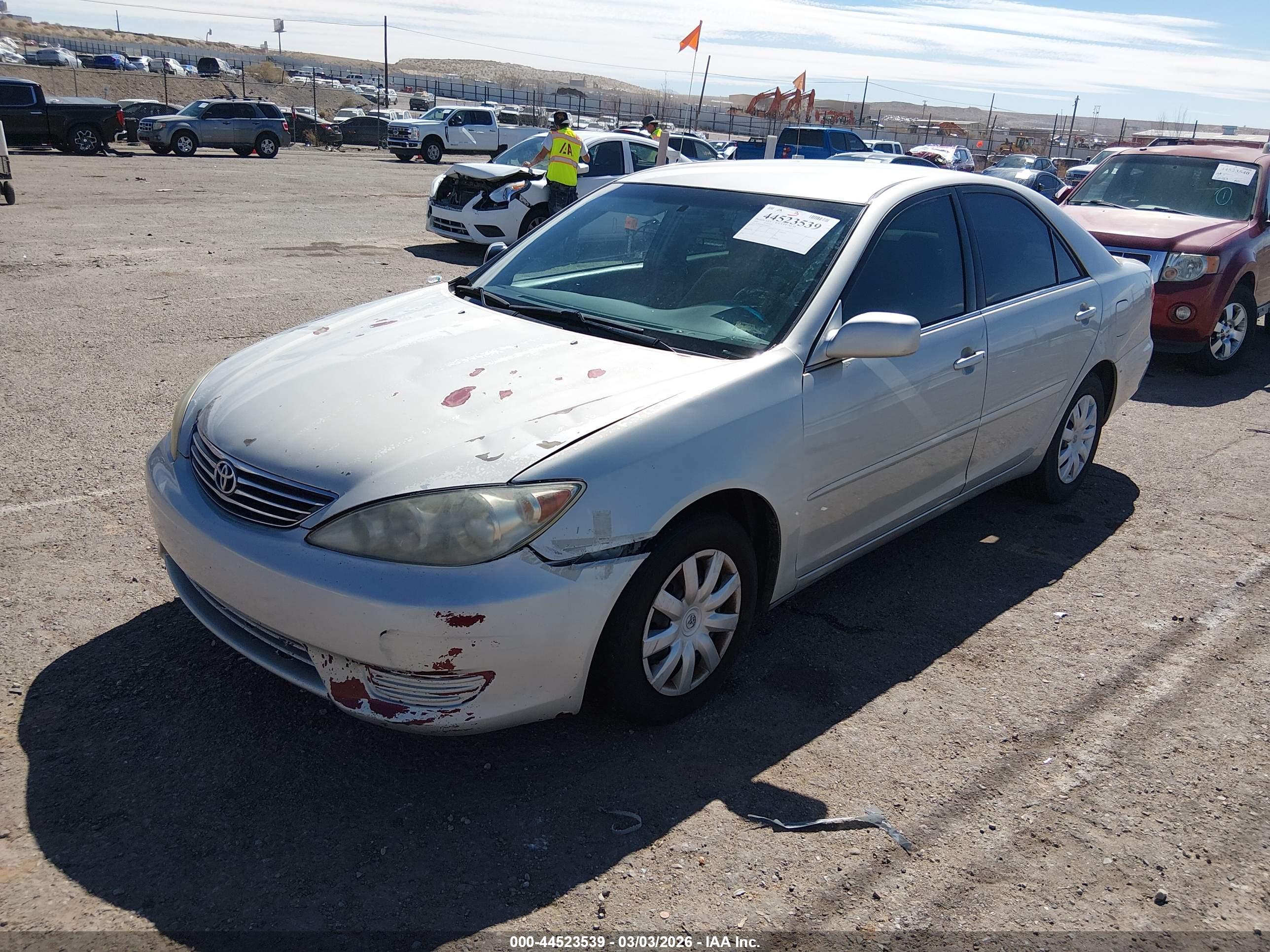 TOYOTA CAMRY image 2