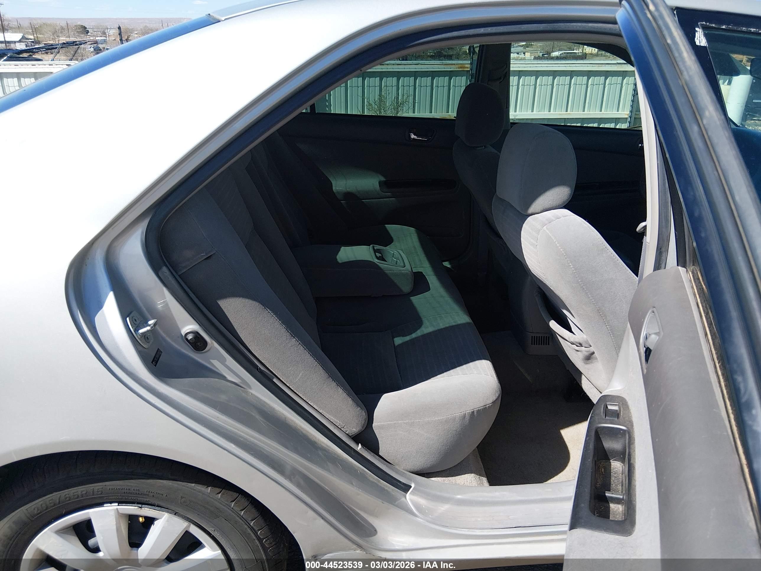 TOYOTA CAMRY image 8