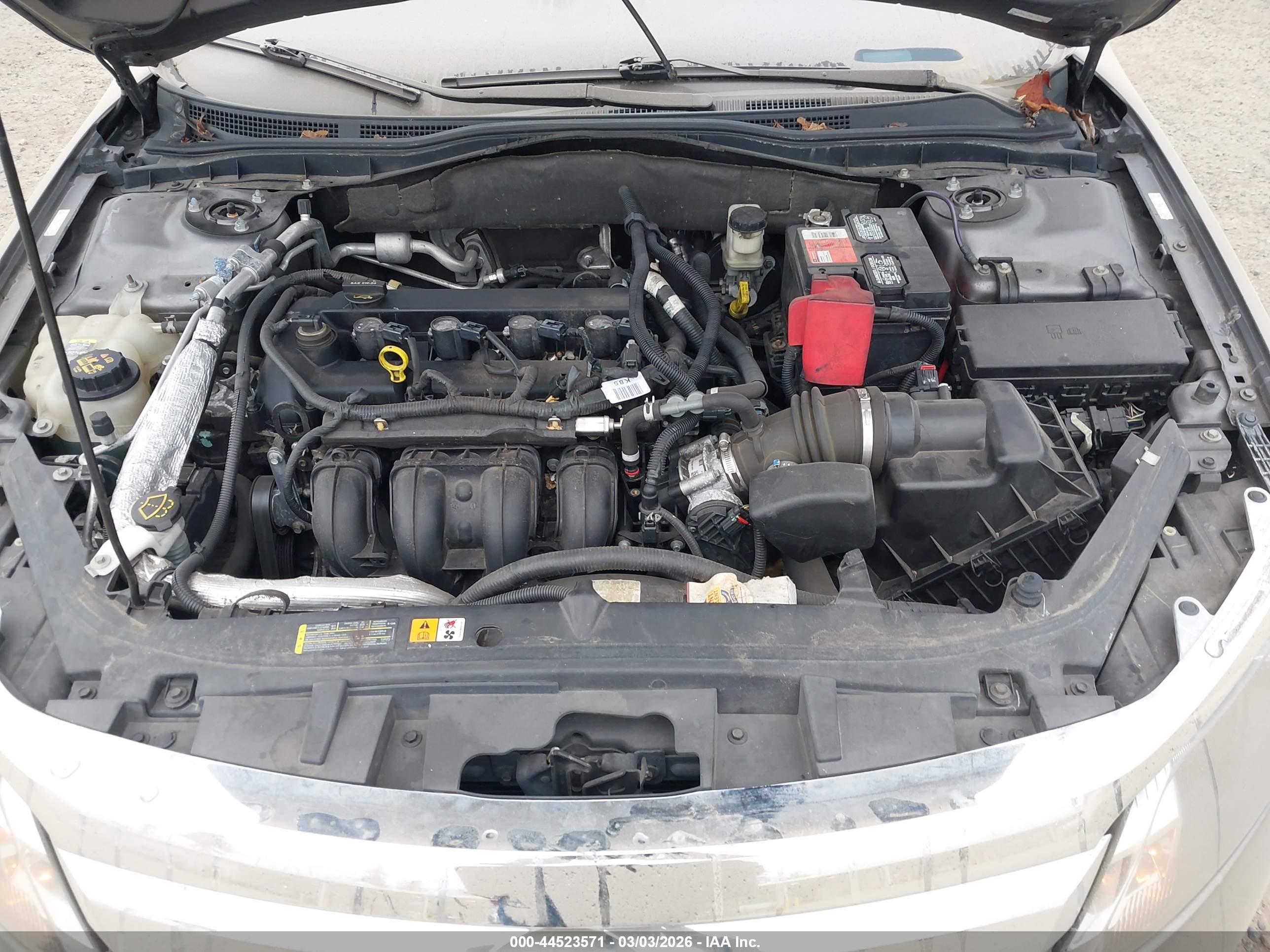 FORD FUSION image 10