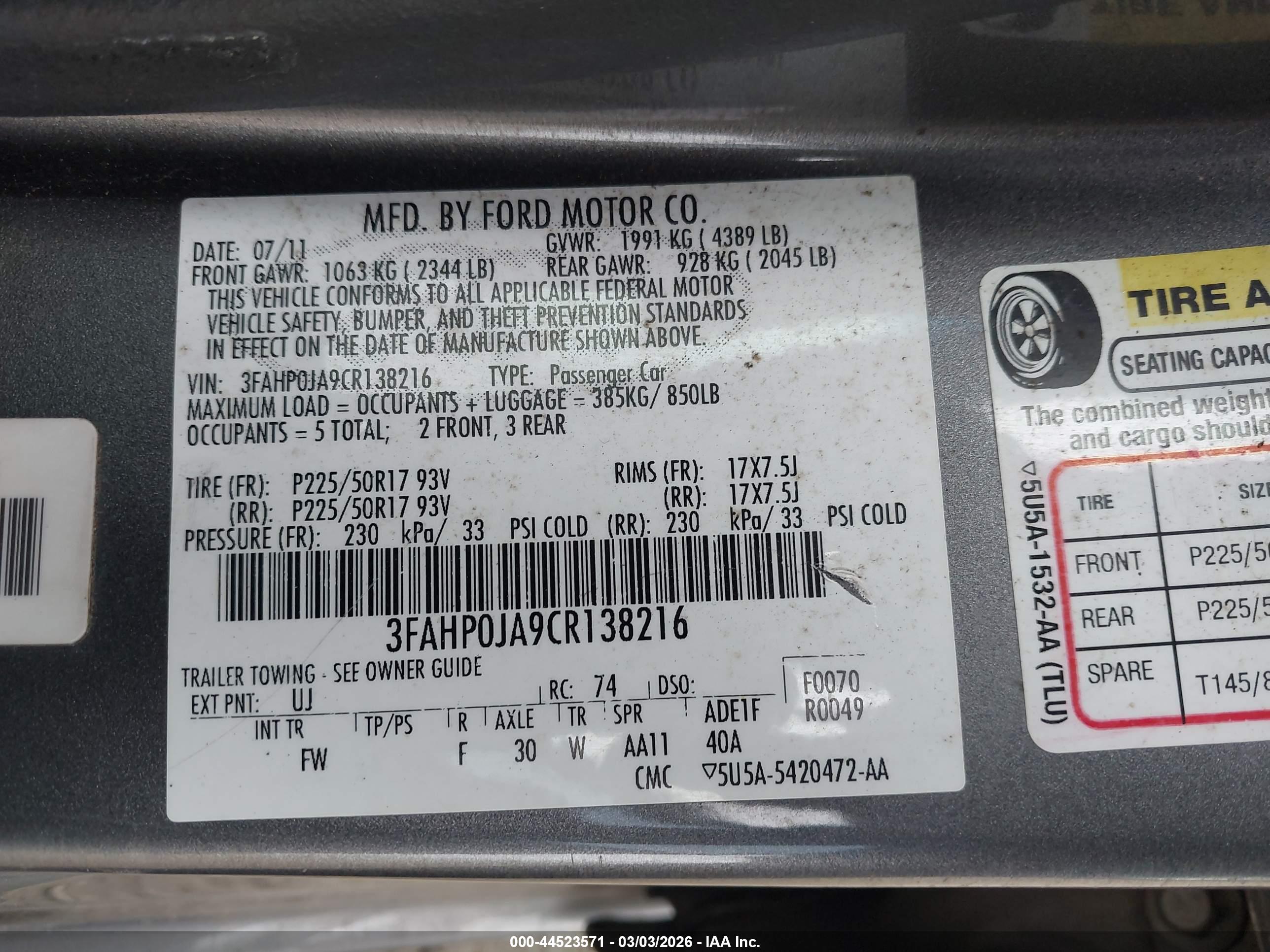 FORD FUSION image 9