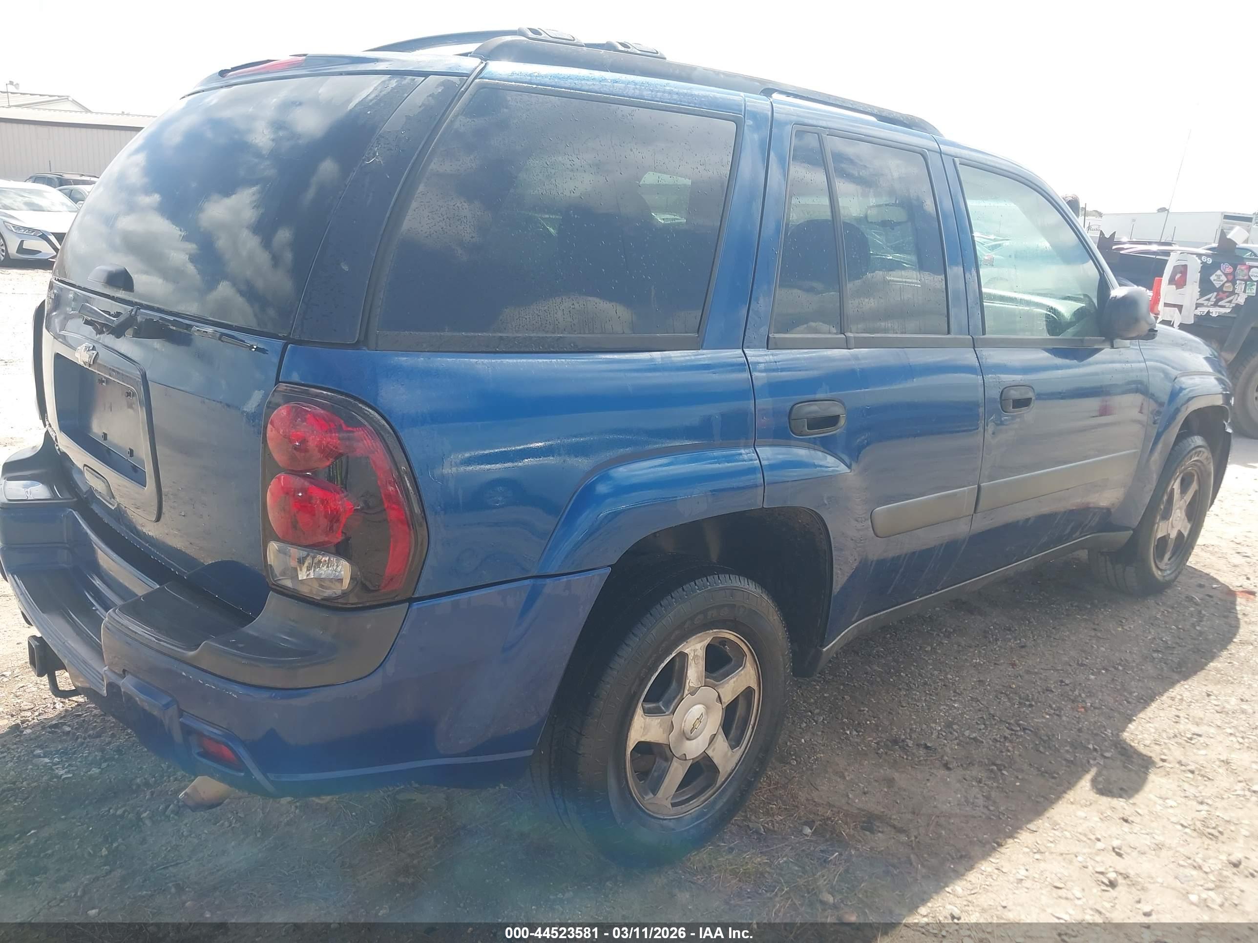CHEVROLET TRAILBLAZER image 4