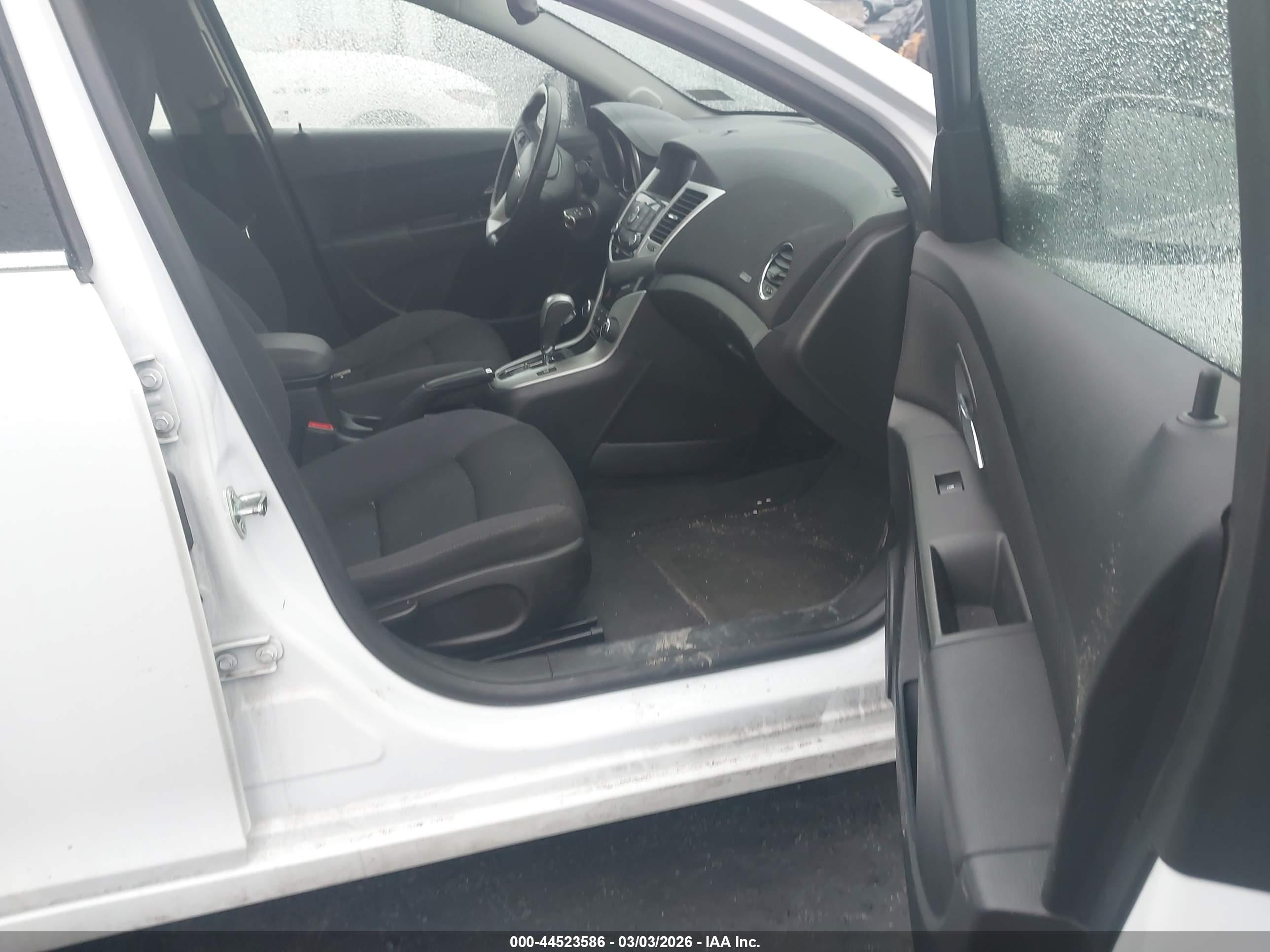 CHEVROLET CRUZE image 5