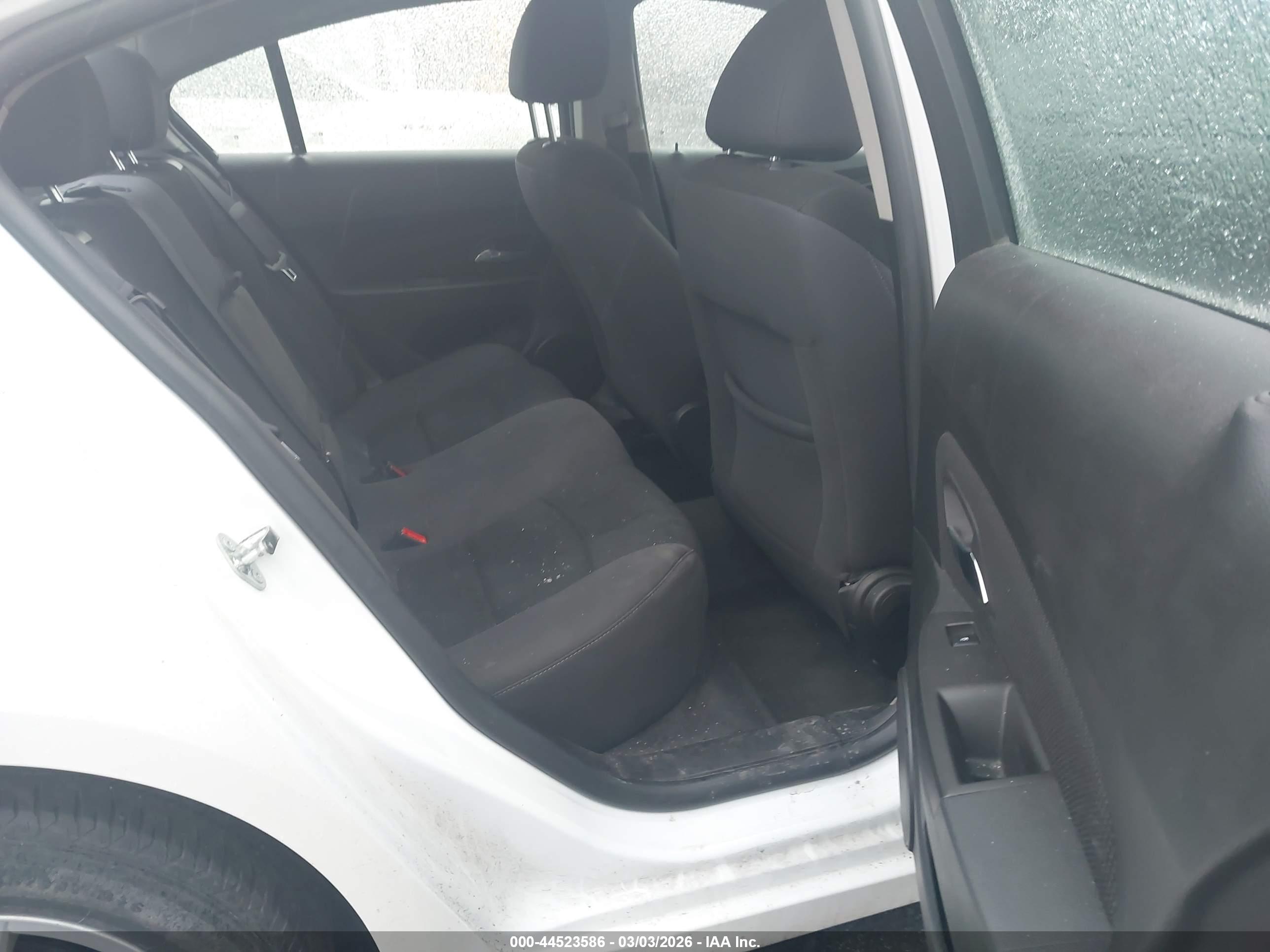 CHEVROLET CRUZE image 8