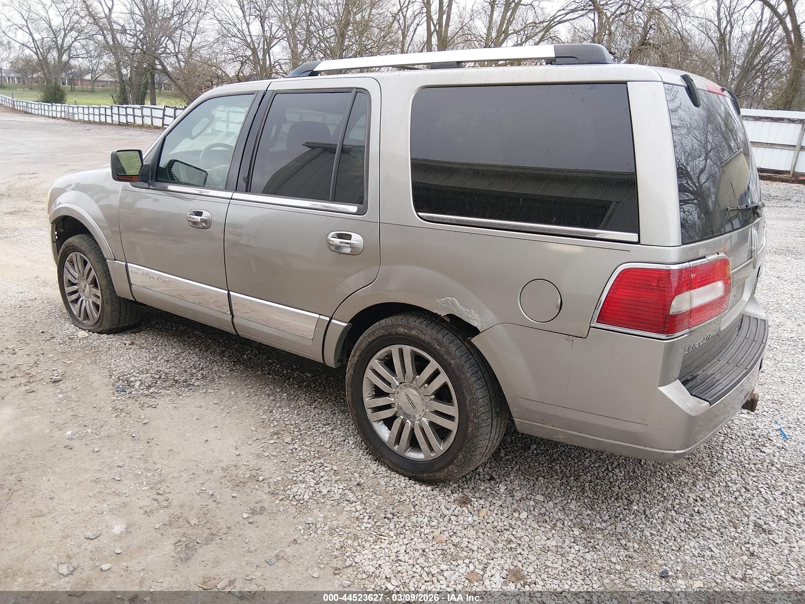 LINCOLN NAVIGATOR image 3