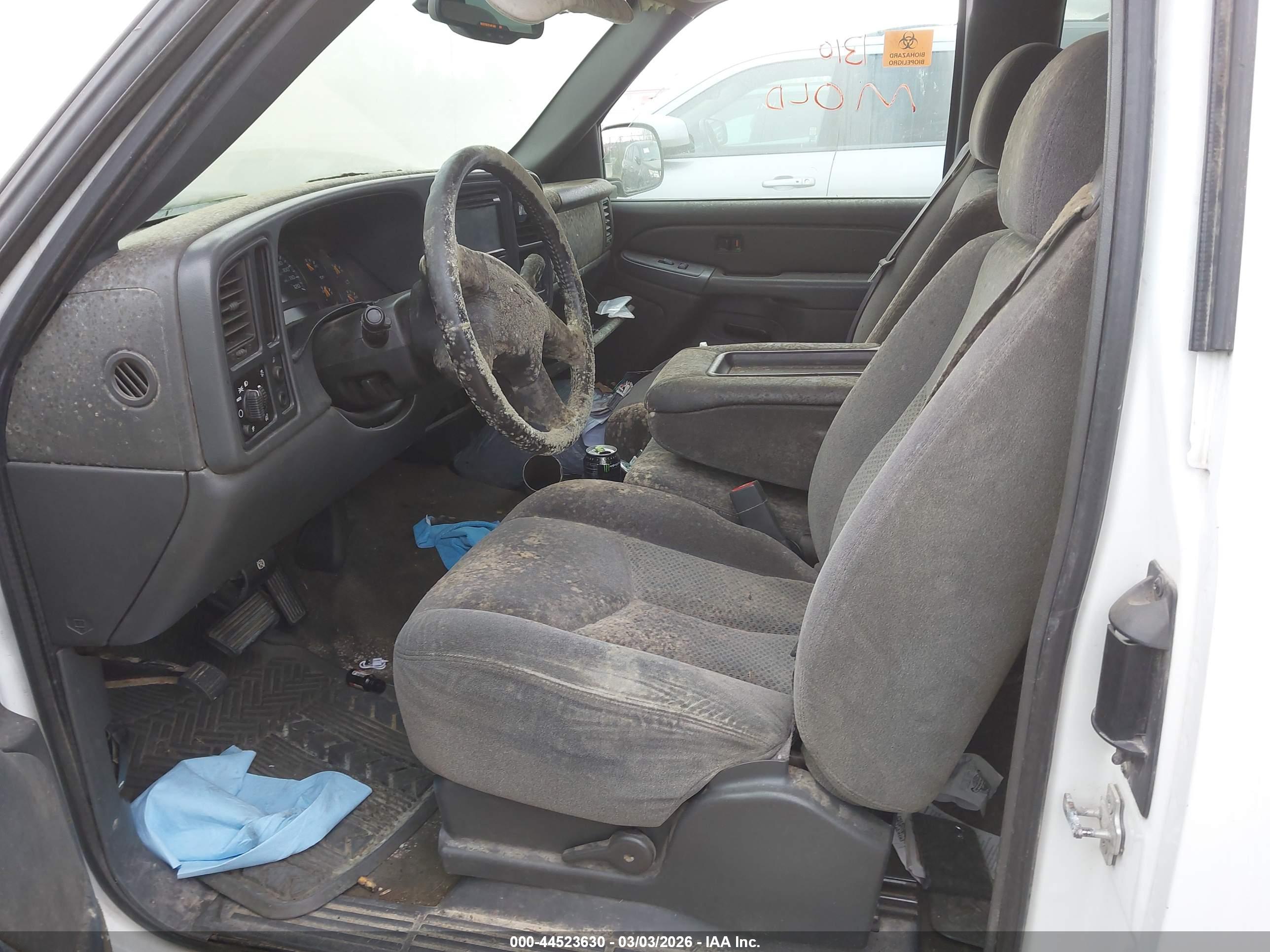 CHEVROLET SILVERADO image 6
