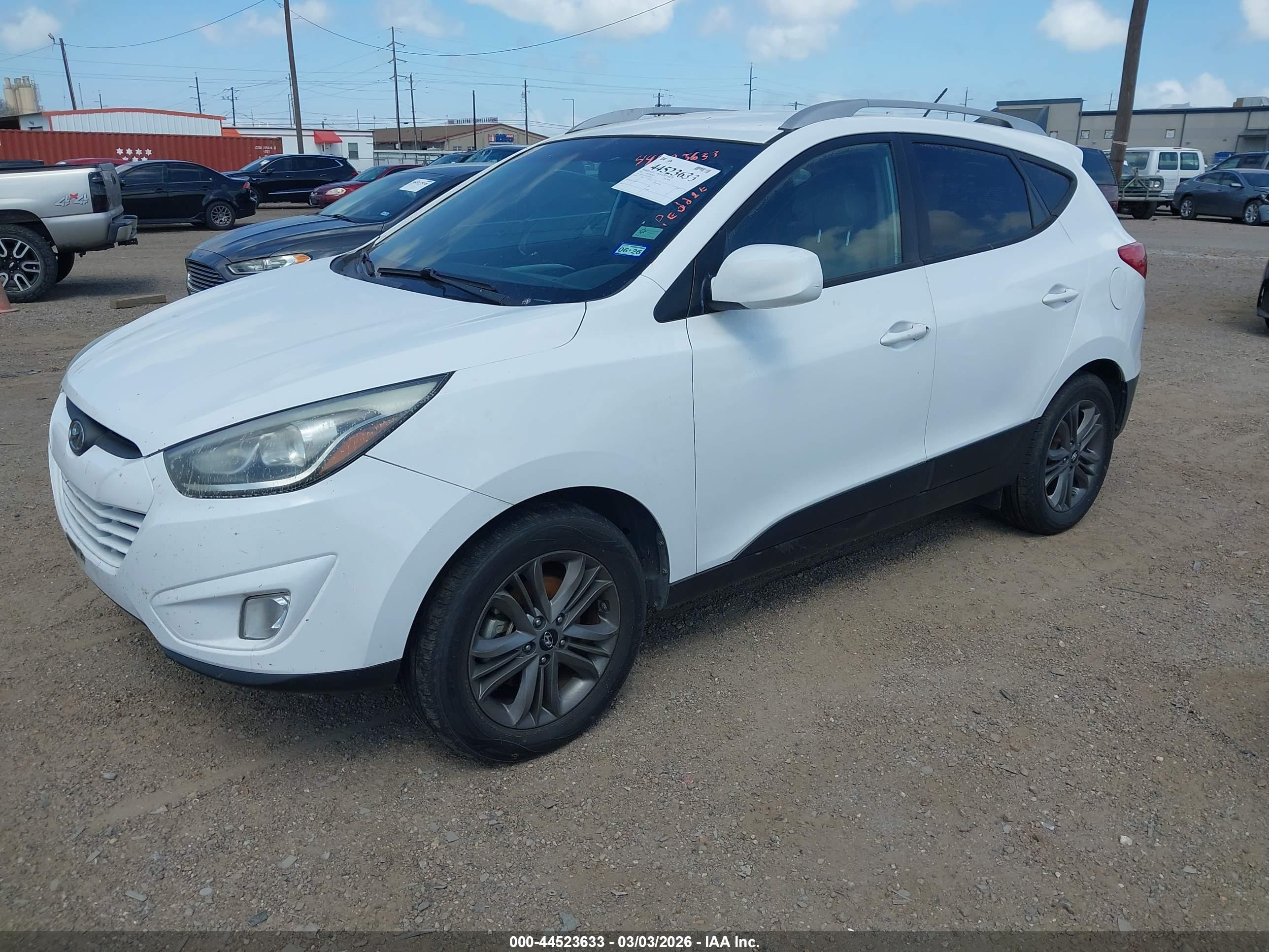 HYUNDAI TUCSON image 2