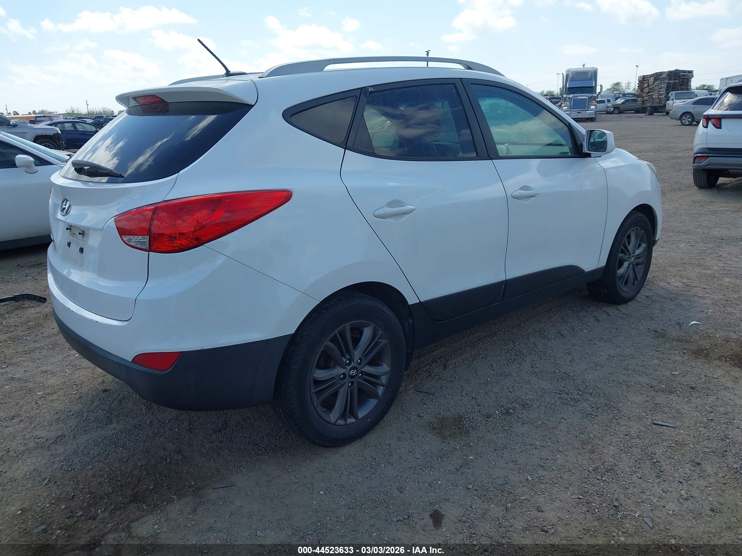 HYUNDAI TUCSON image 4