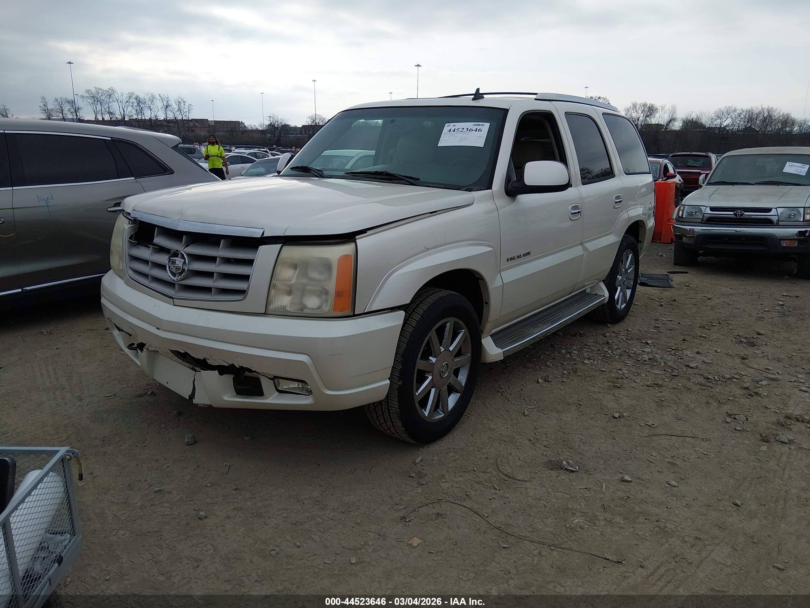 CADILLAC ESCALADE image 2