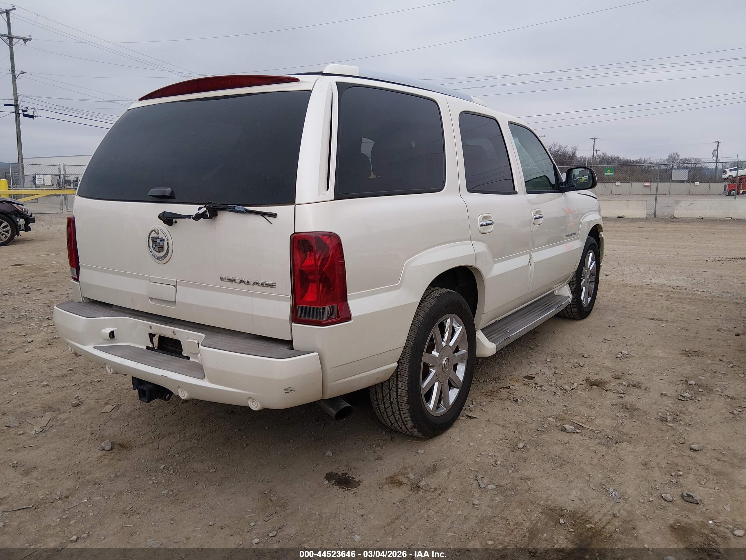 CADILLAC ESCALADE image 4