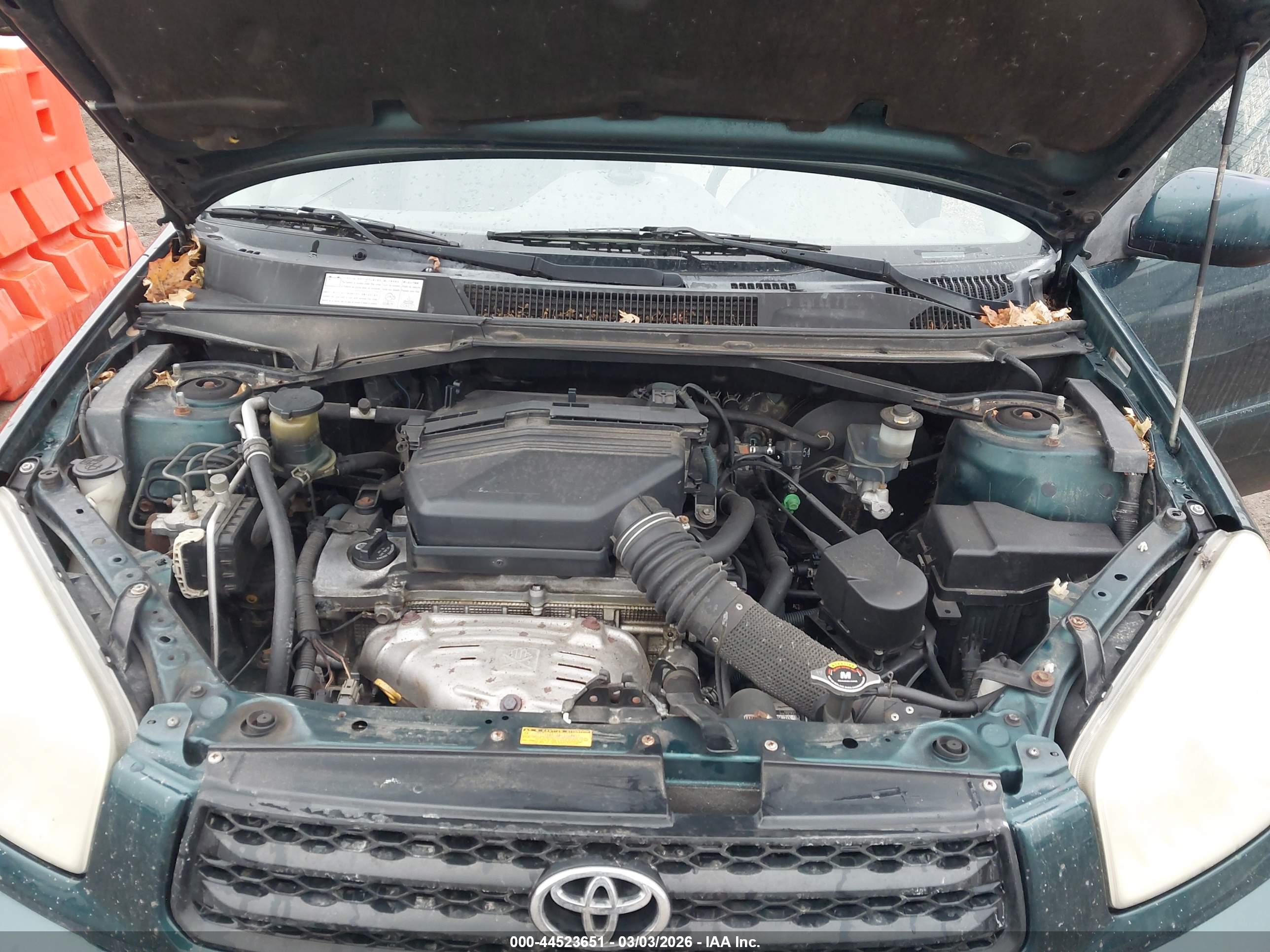 TOYOTA RAV4 image 10