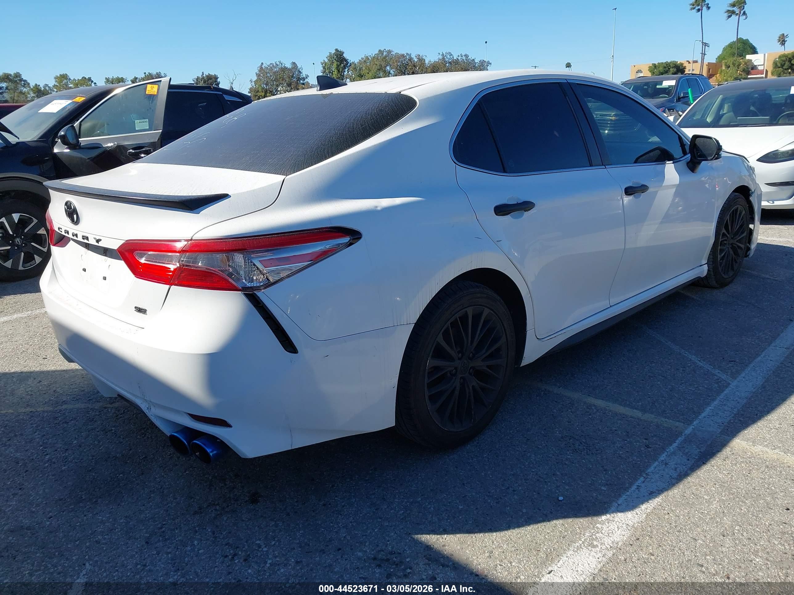 TOYOTA CAMRY image 4