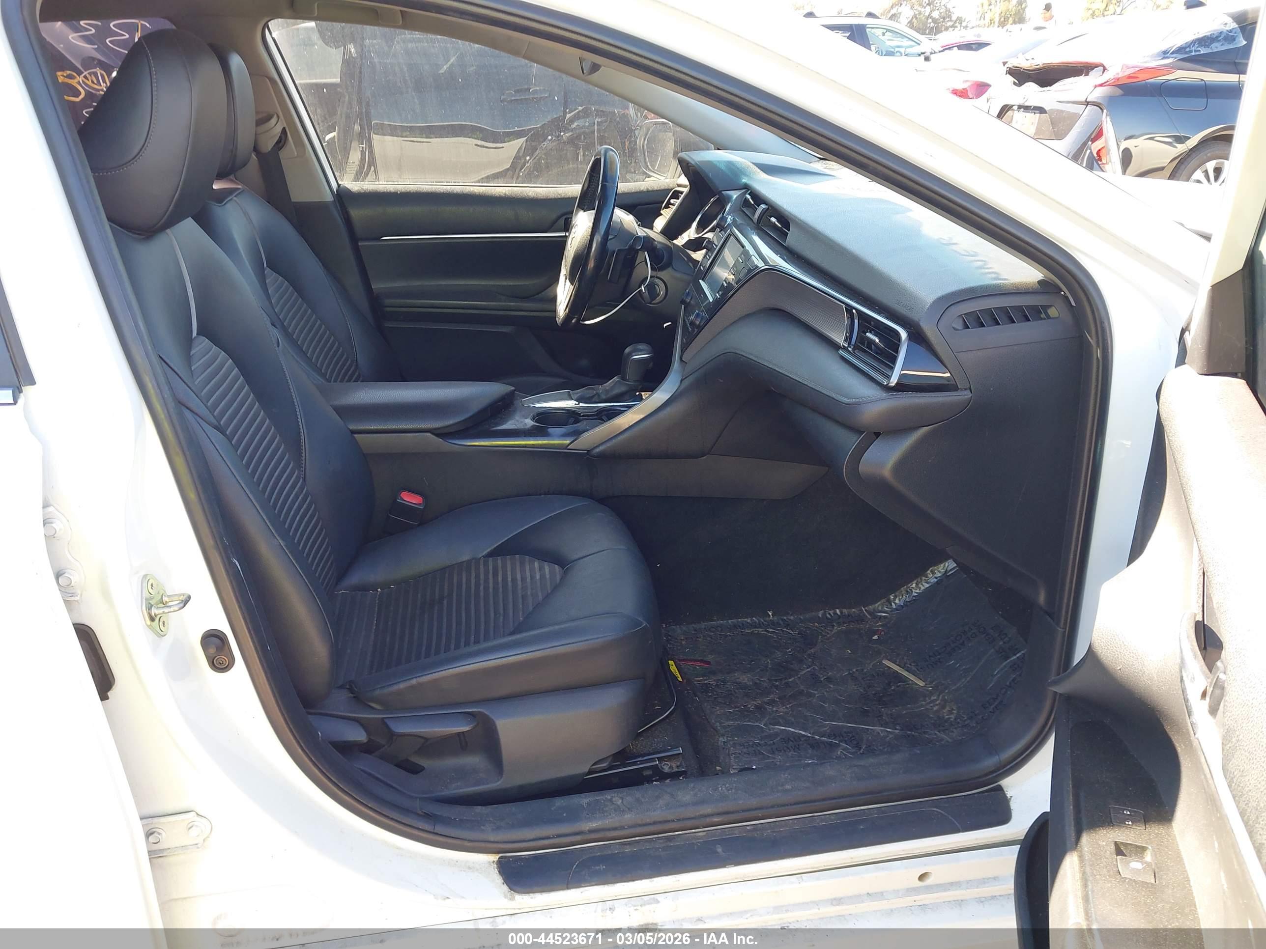 TOYOTA CAMRY image 5