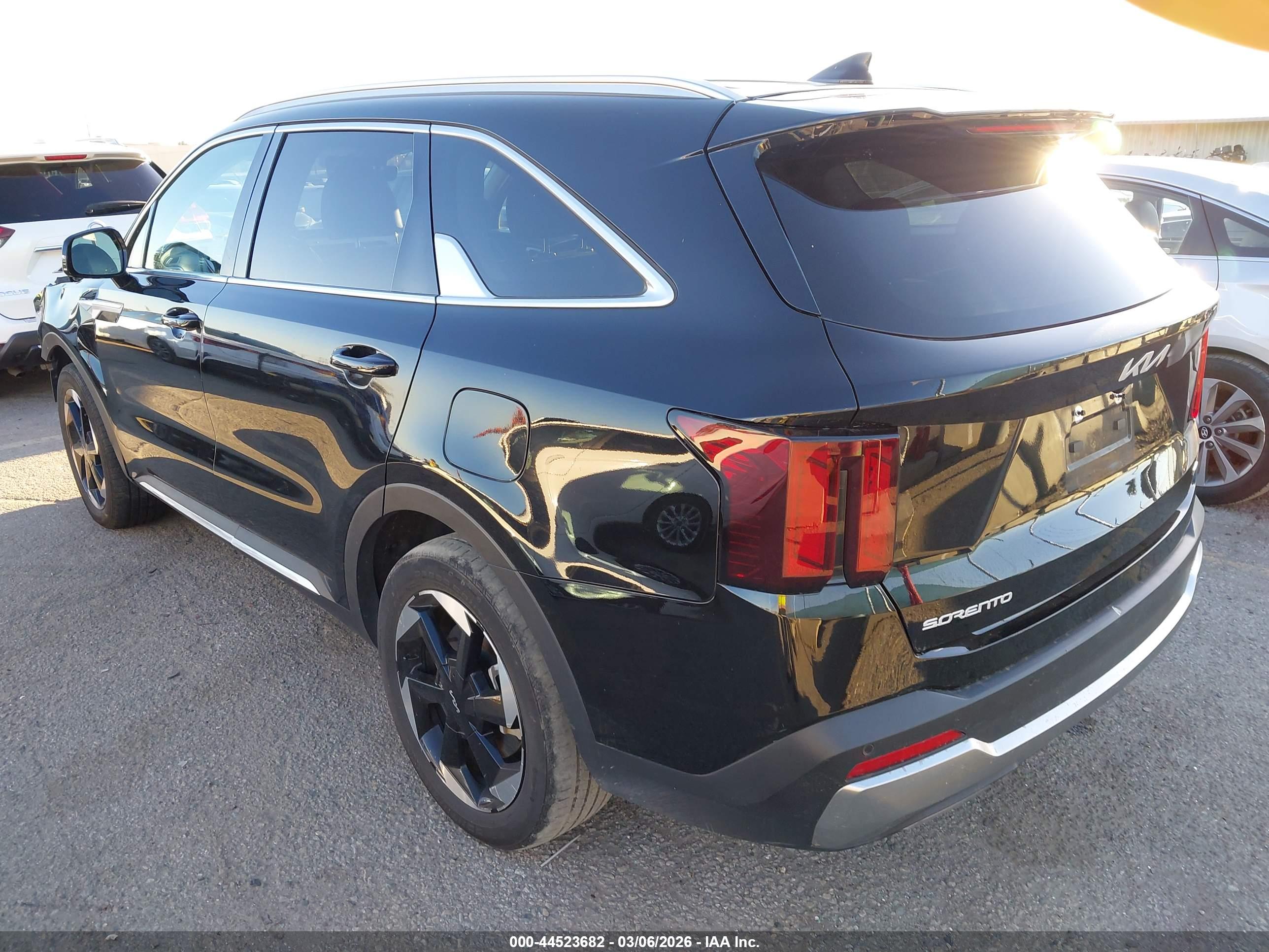 KIA SORENTO image 3