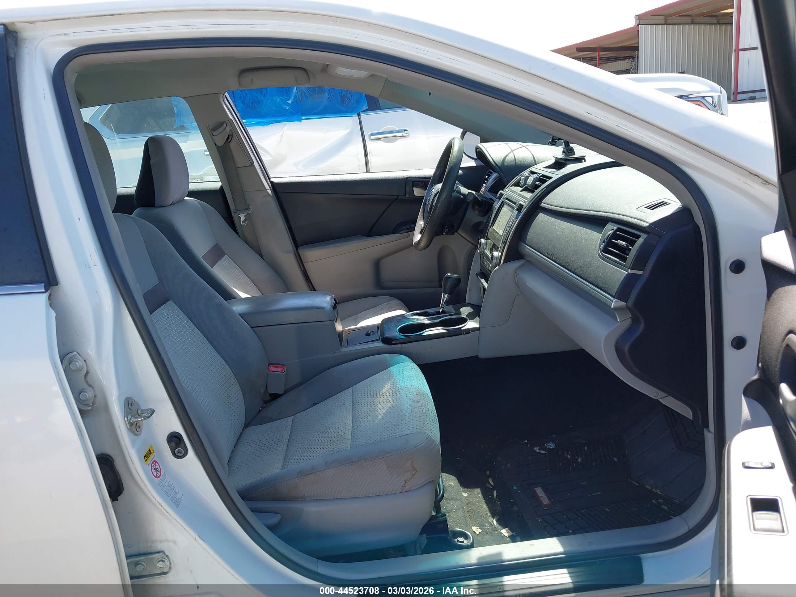 TOYOTA CAMRY image 5