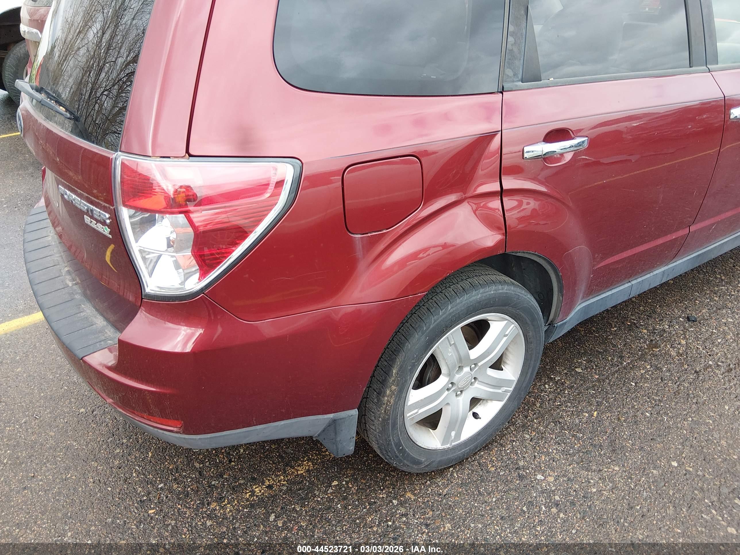 SUBARU FORESTER image 6
