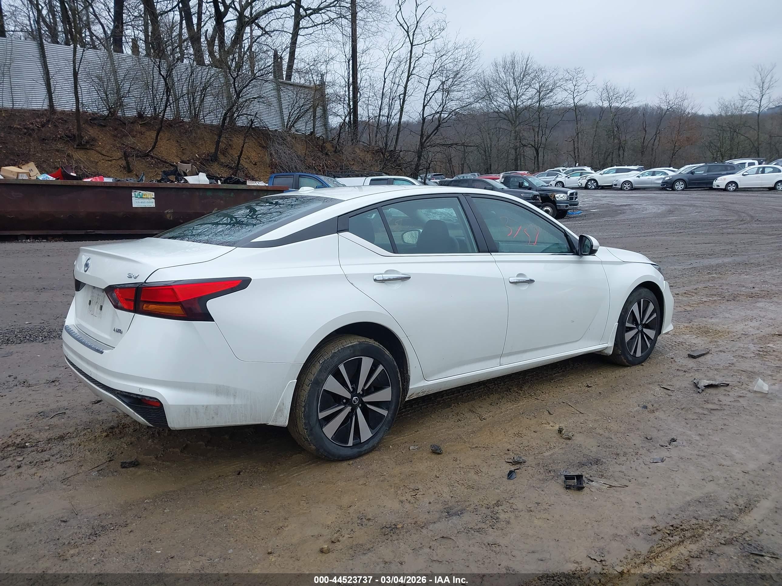 NISSAN ALTIMA image 4