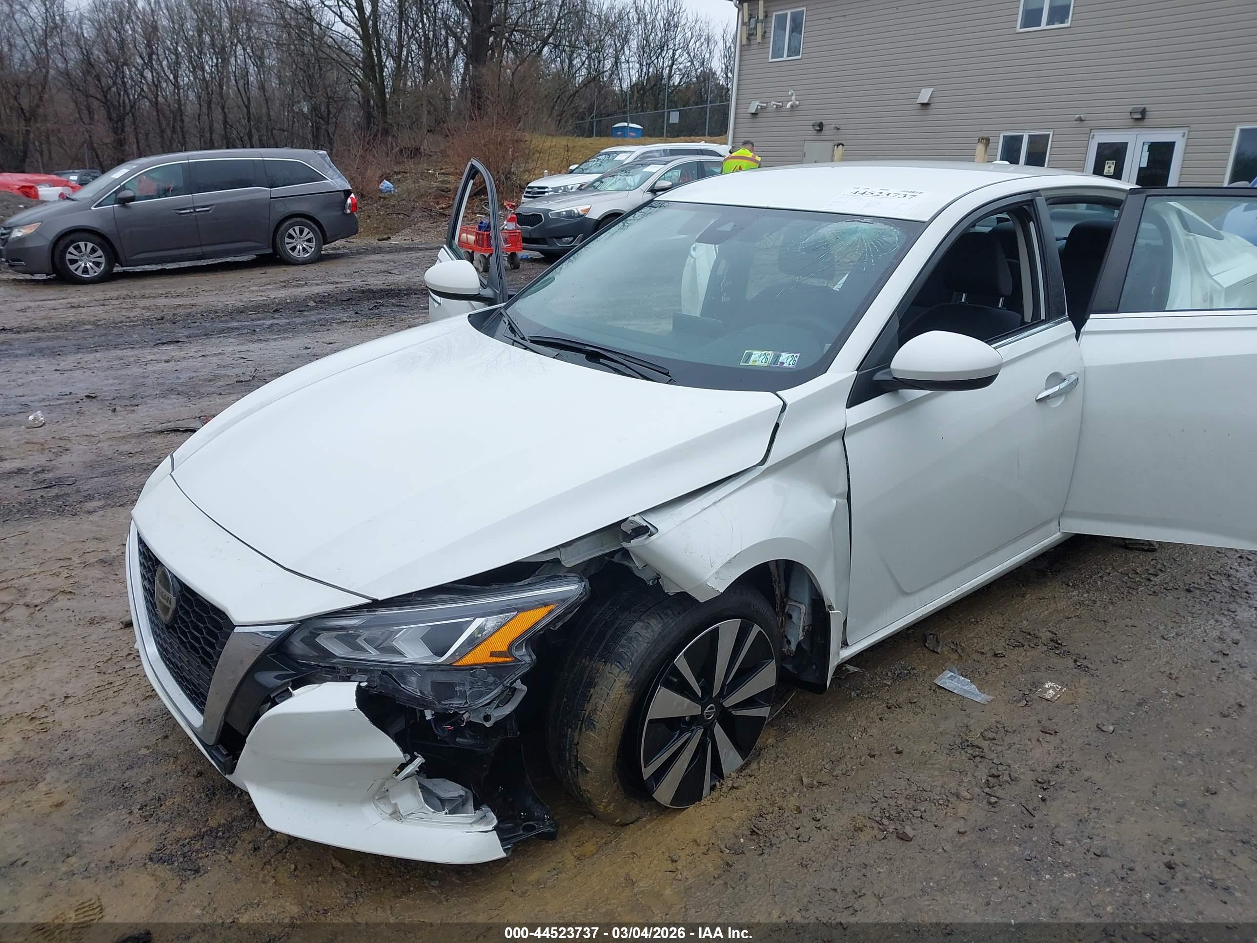 NISSAN ALTIMA image 6
