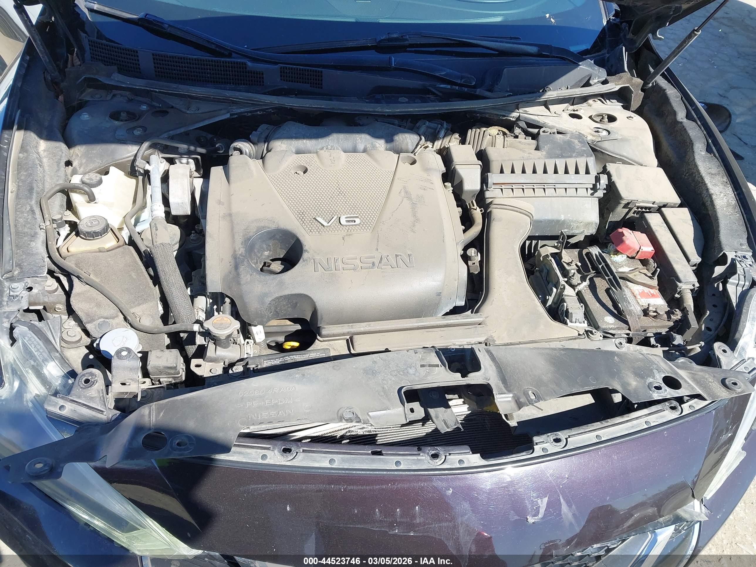 NISSAN MAXIMA image 10