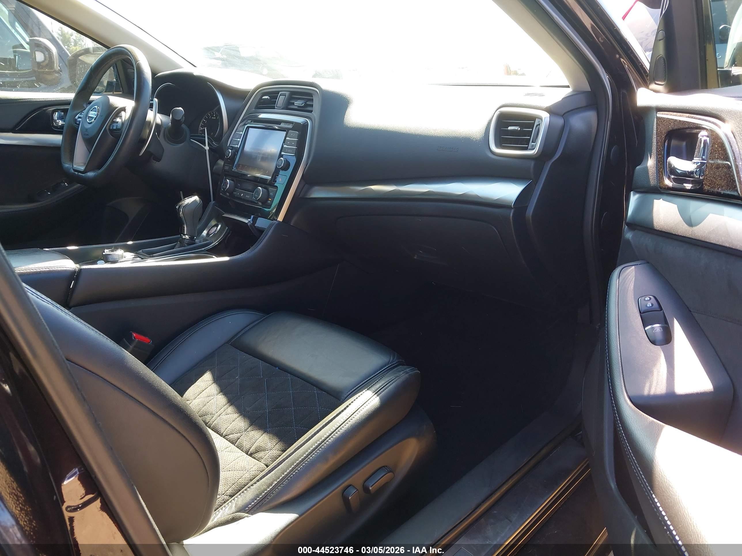 NISSAN MAXIMA image 5