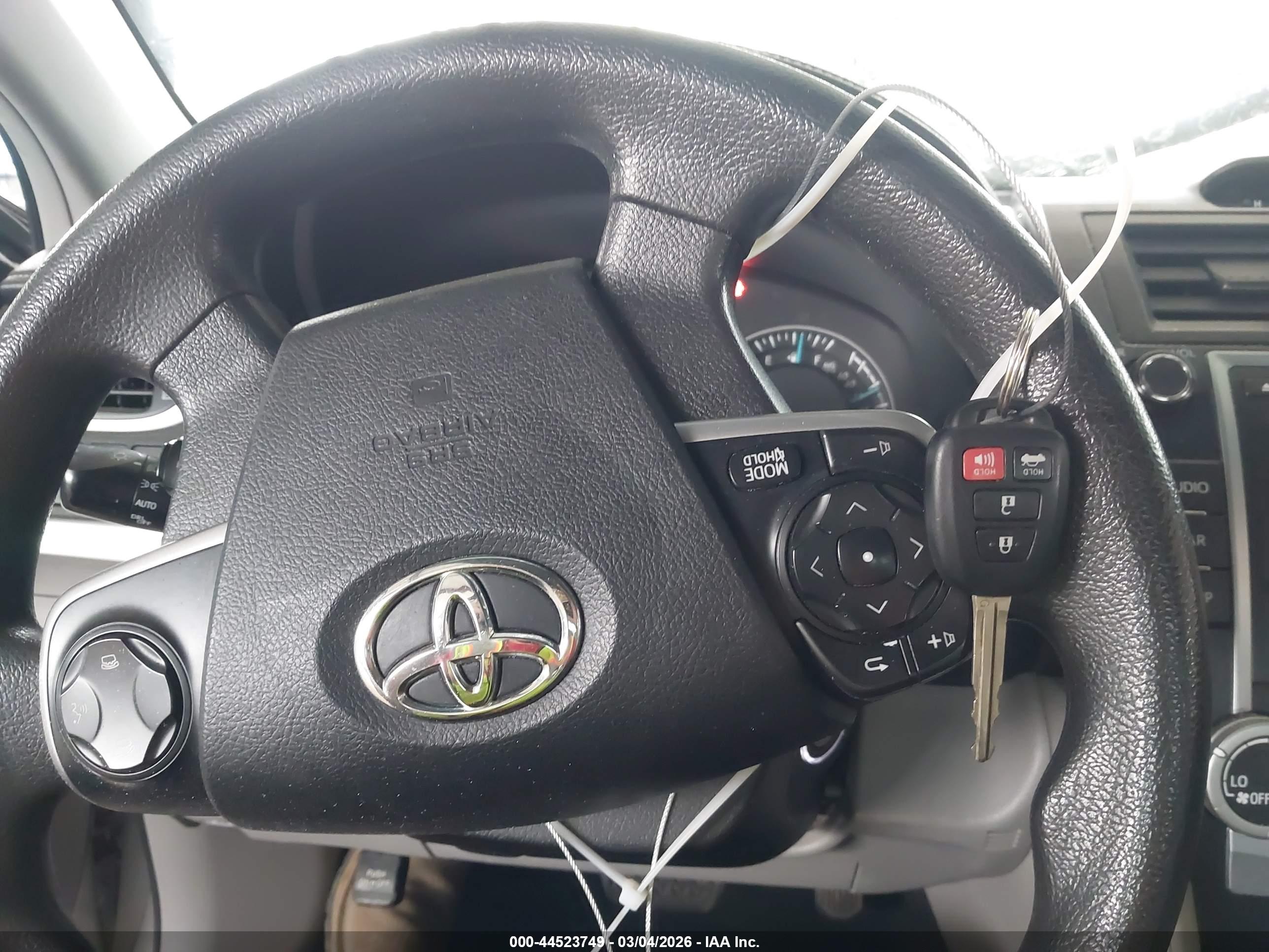 TOYOTA CAMRY image 11