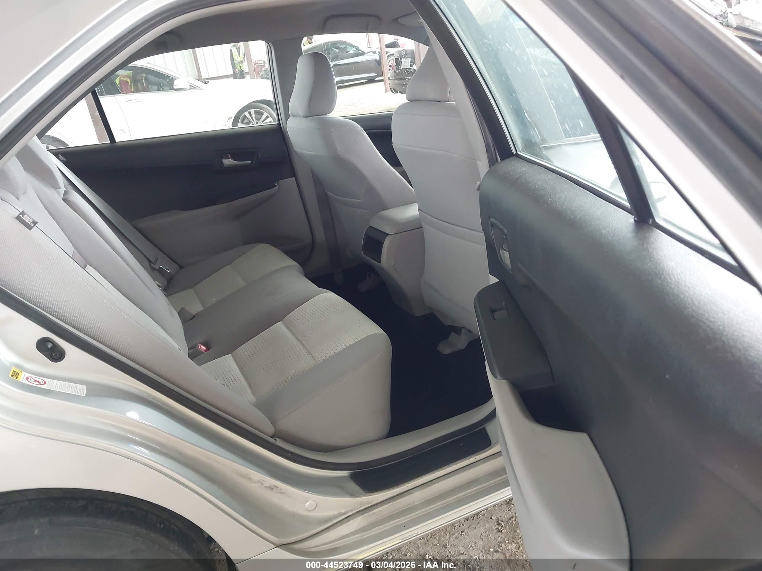 TOYOTA CAMRY image 8