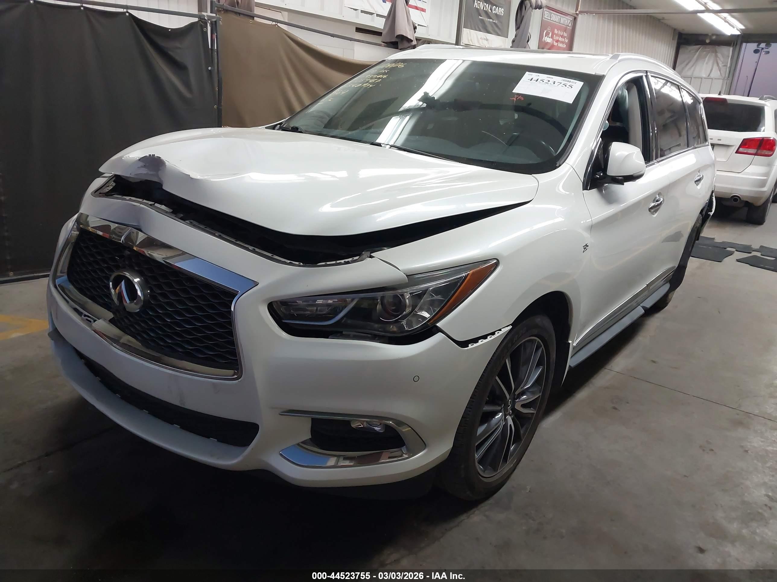 INFINITI QX60 image 2