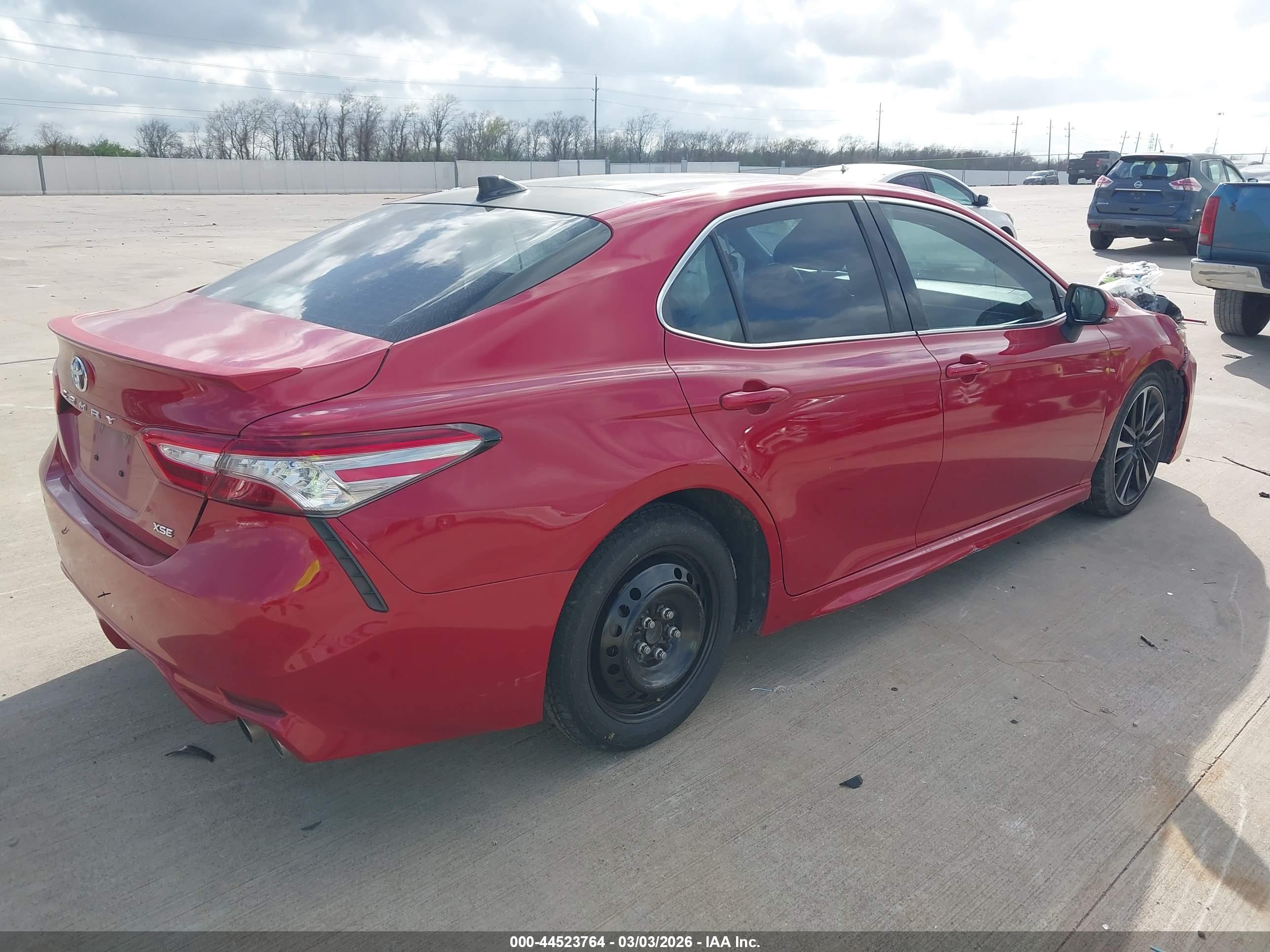 TOYOTA CAMRY image 4