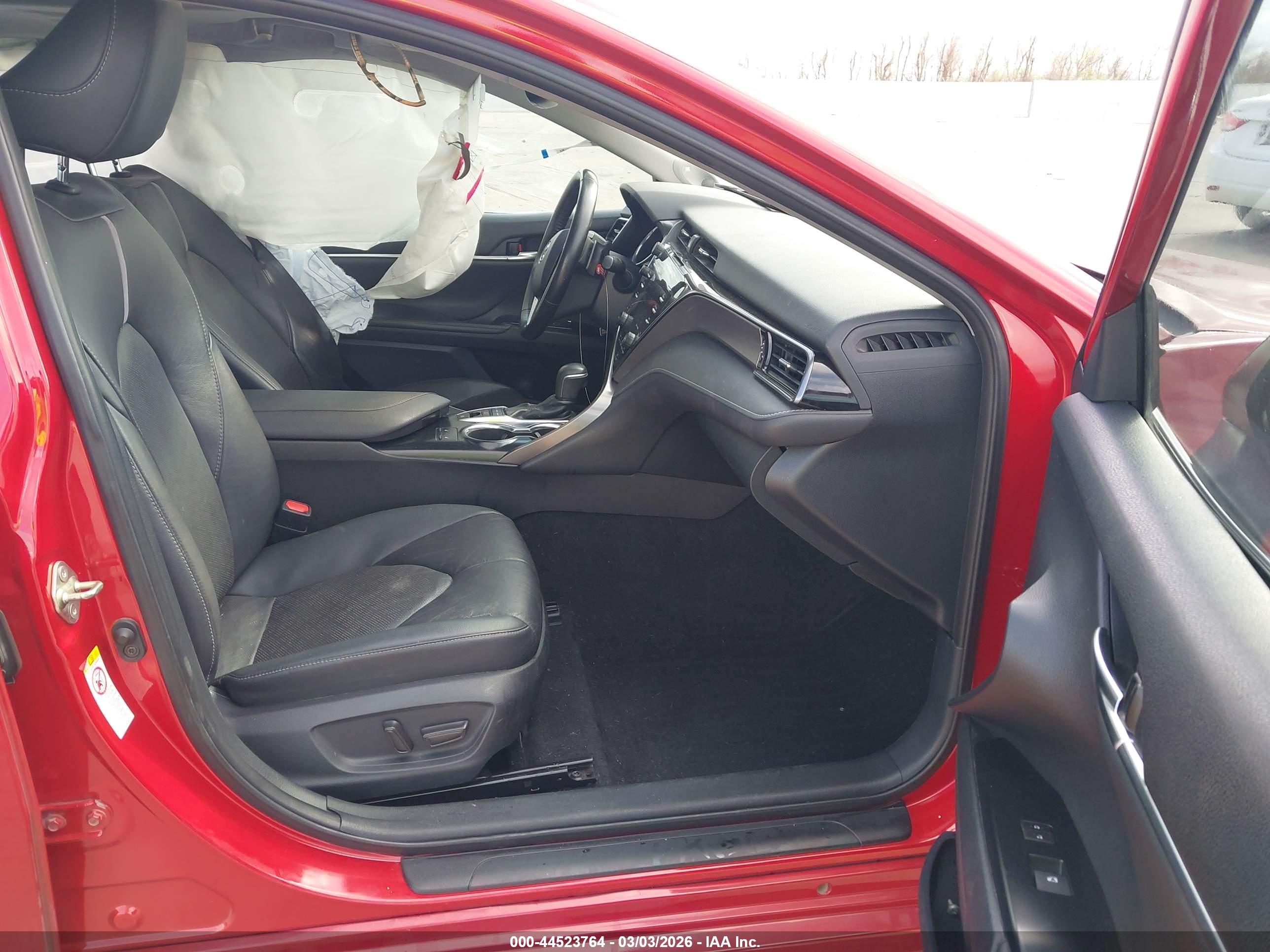 TOYOTA CAMRY image 5