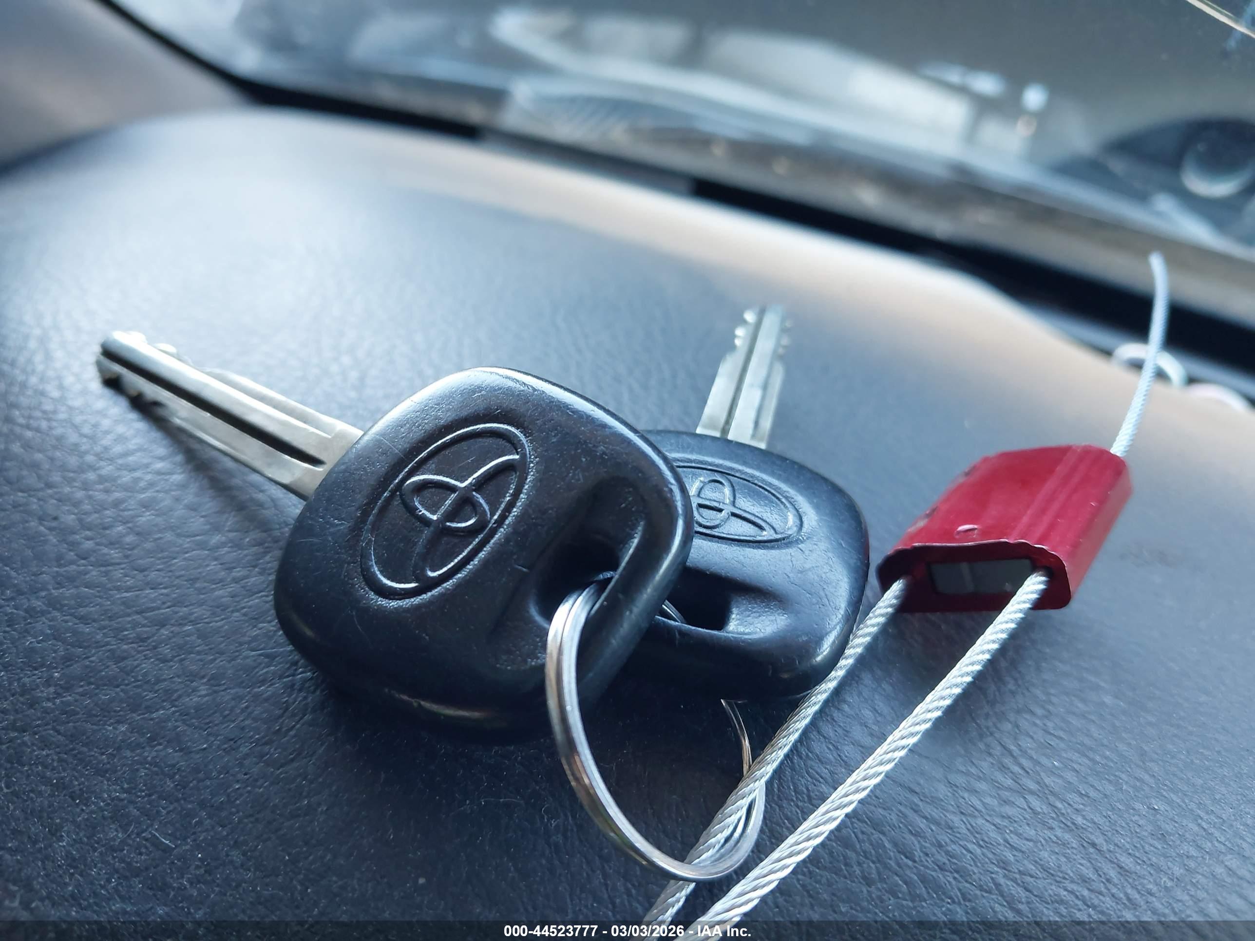 TOYOTA 4RUNNER image 11