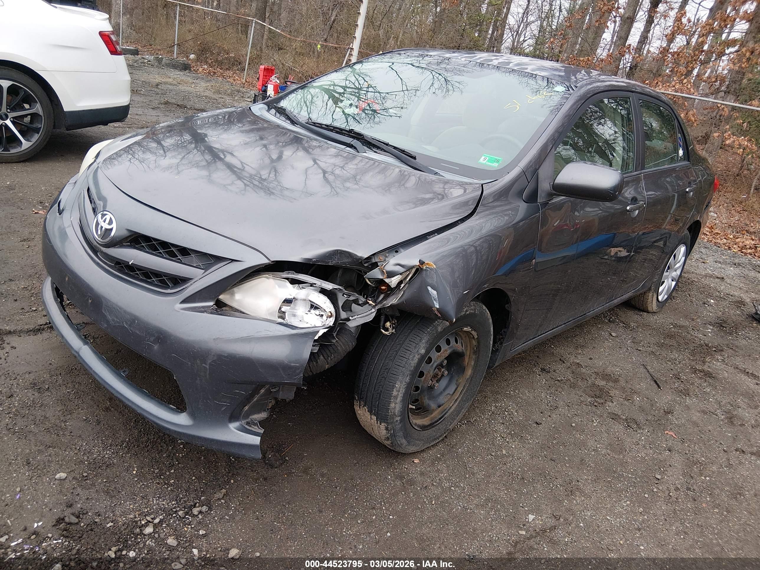 TOYOTA COROLLA image 2