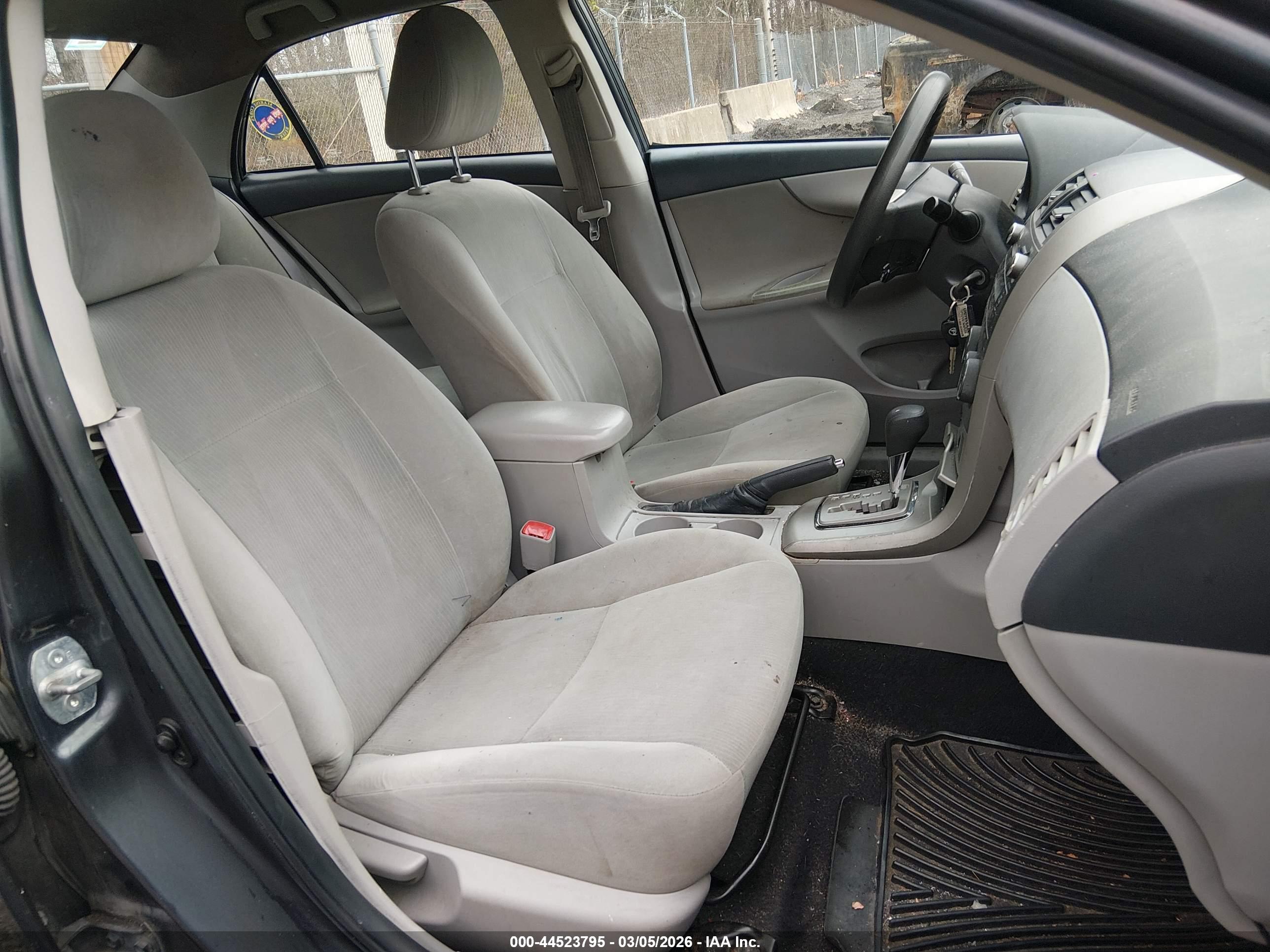 TOYOTA COROLLA image 5