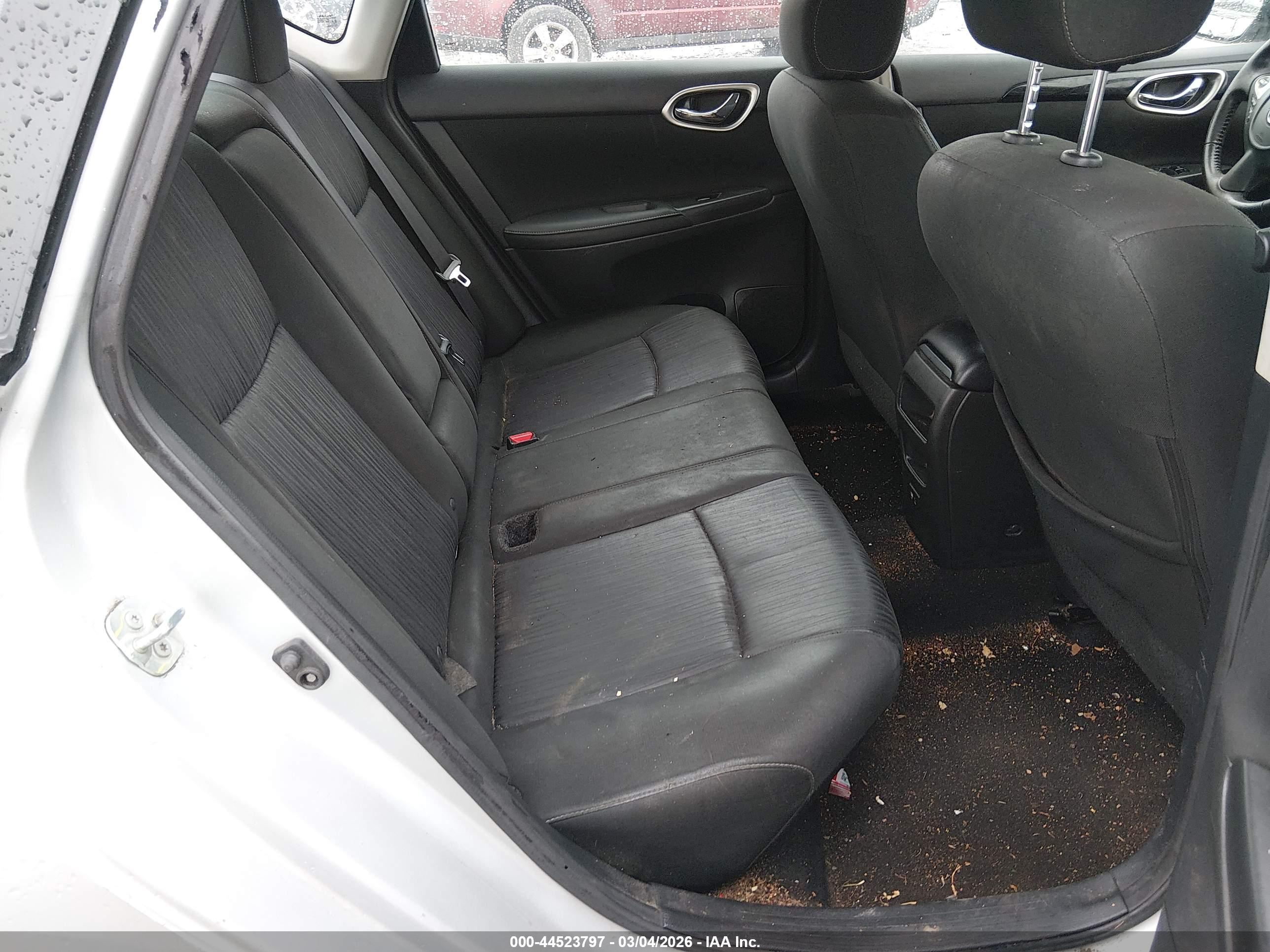 NISSAN SENTRA image 8