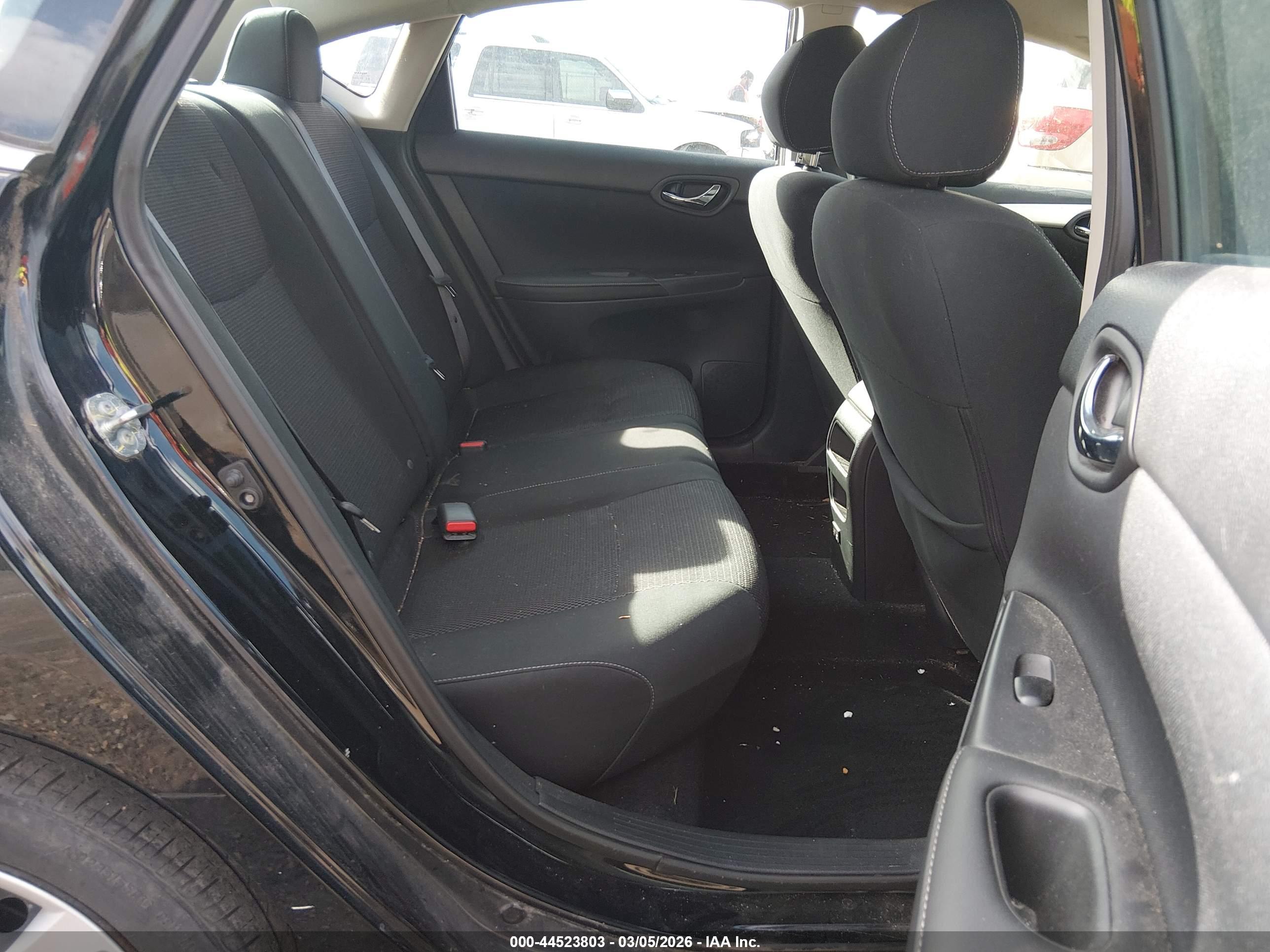 NISSAN SENTRA image 8