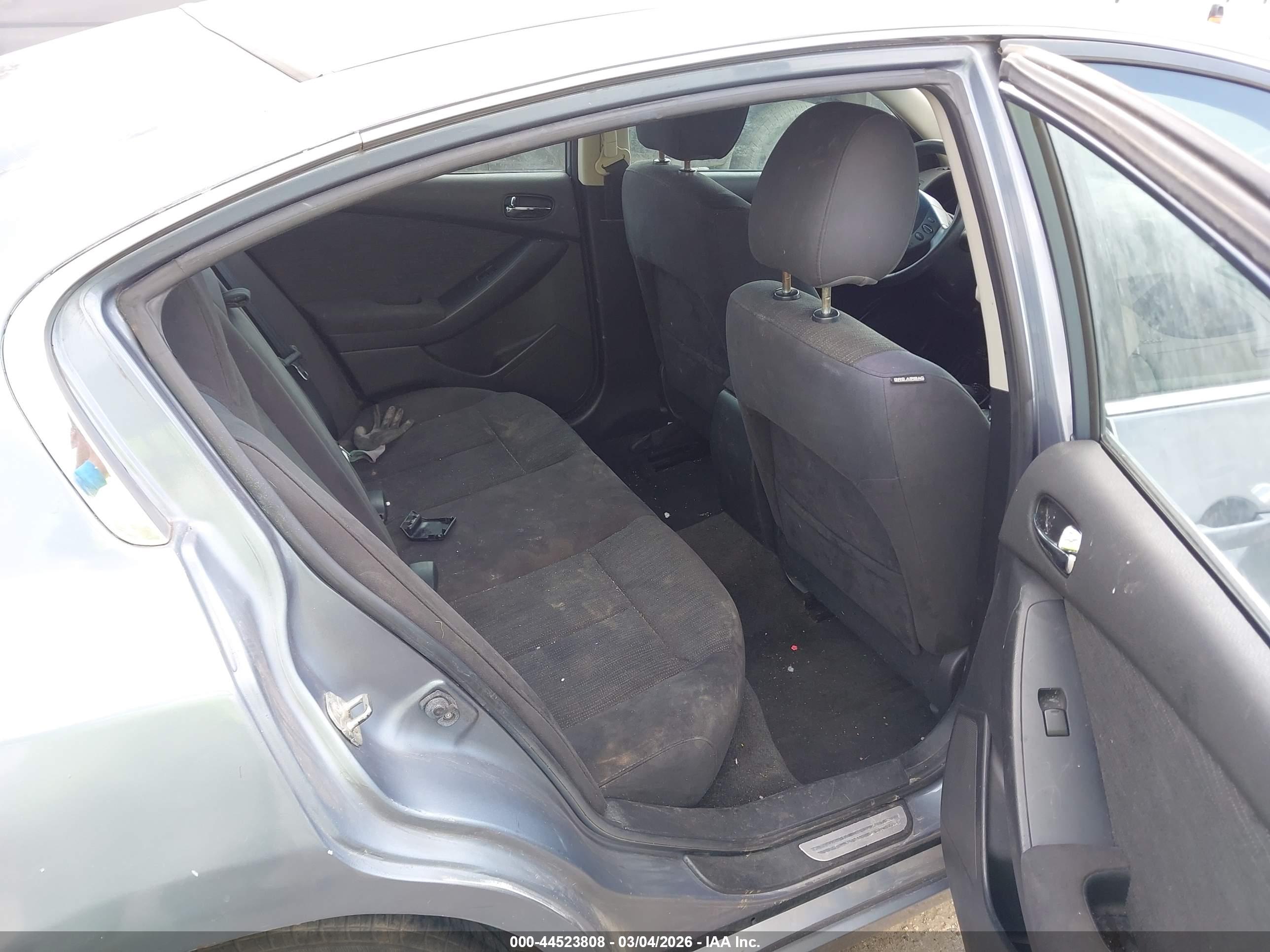 NISSAN ALTIMA image 8