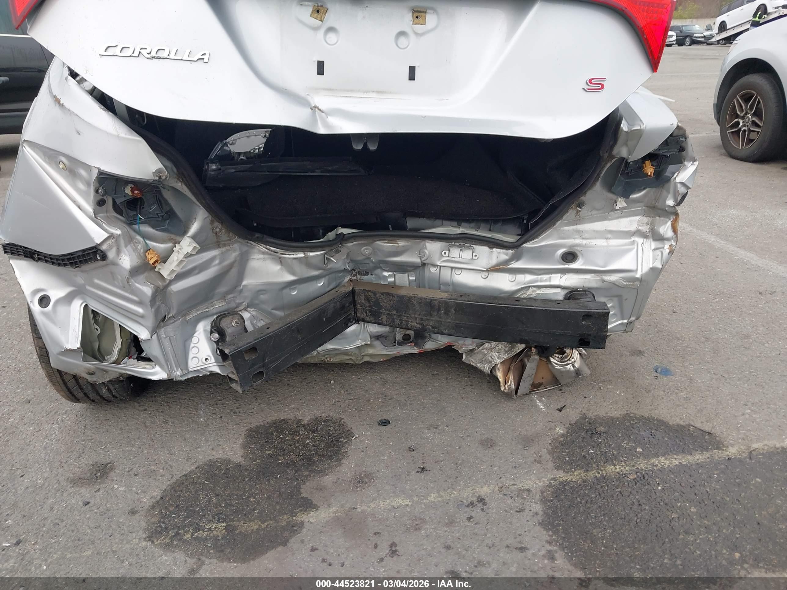 TOYOTA COROLLA image 6