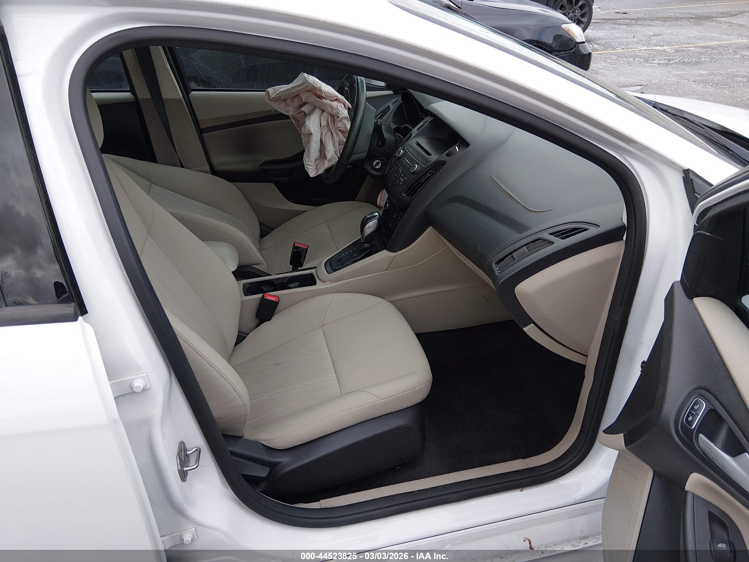FORD FOCUS image 5