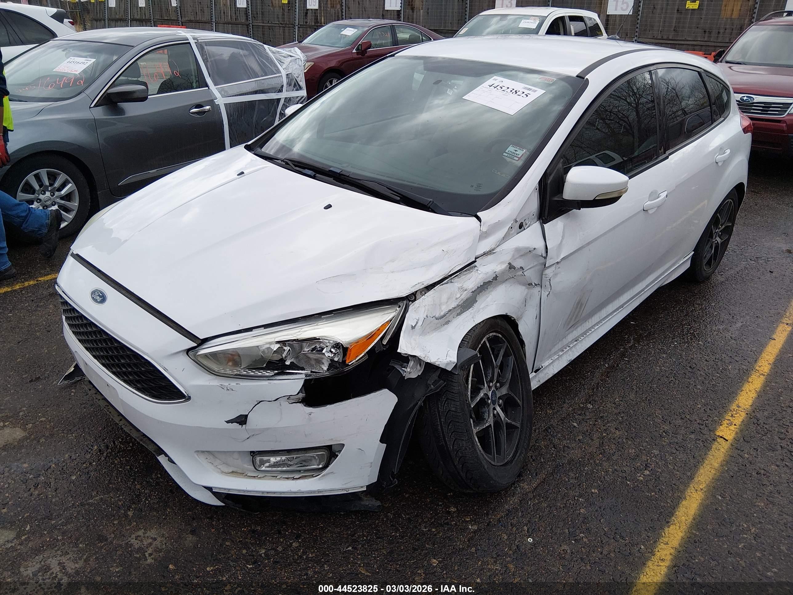 FORD FOCUS image 6